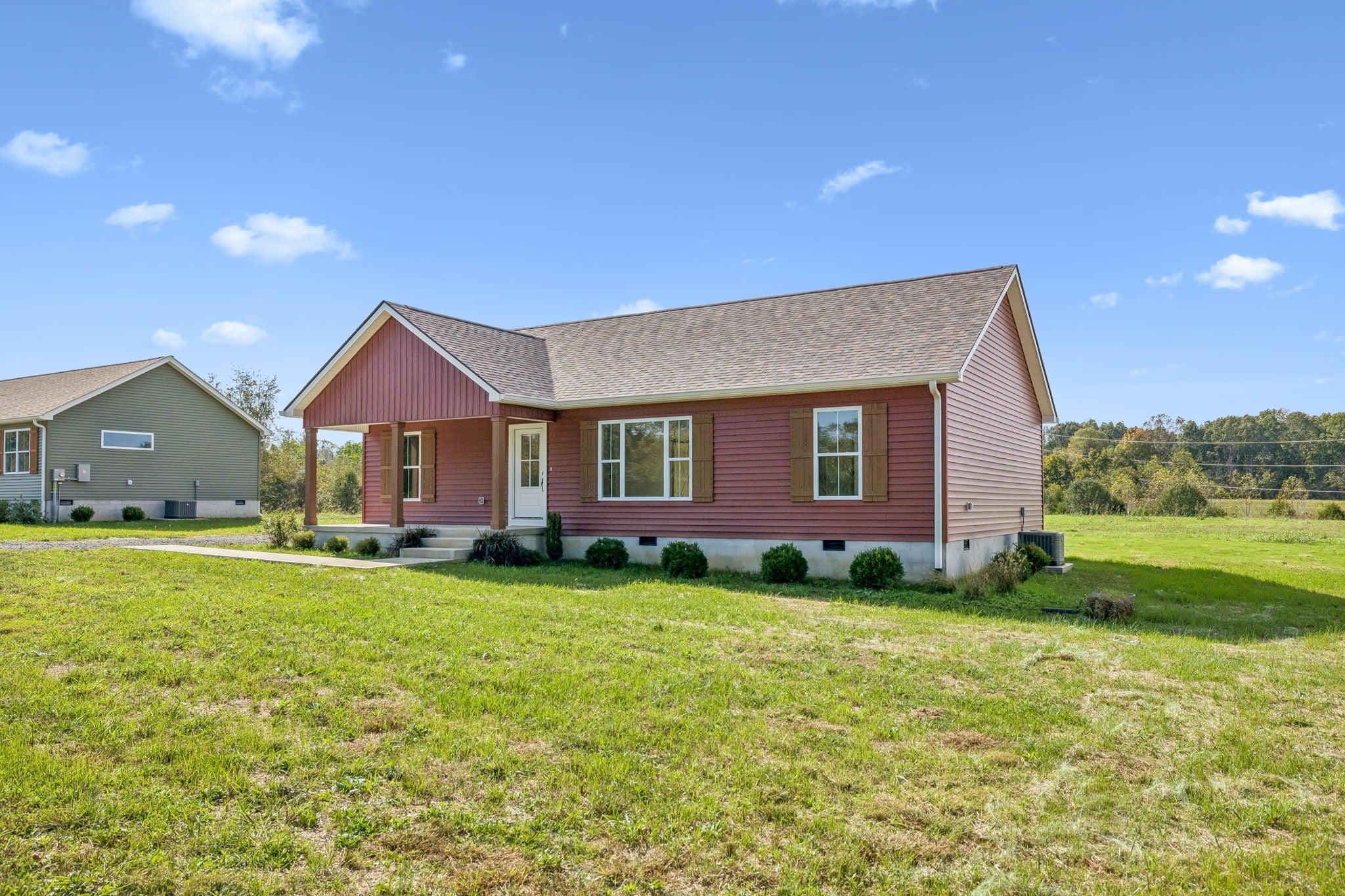 325 Oakmere Ln