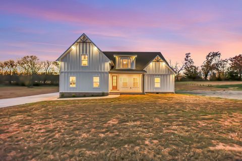 4954 Royal View Way Clarksville TN 37040