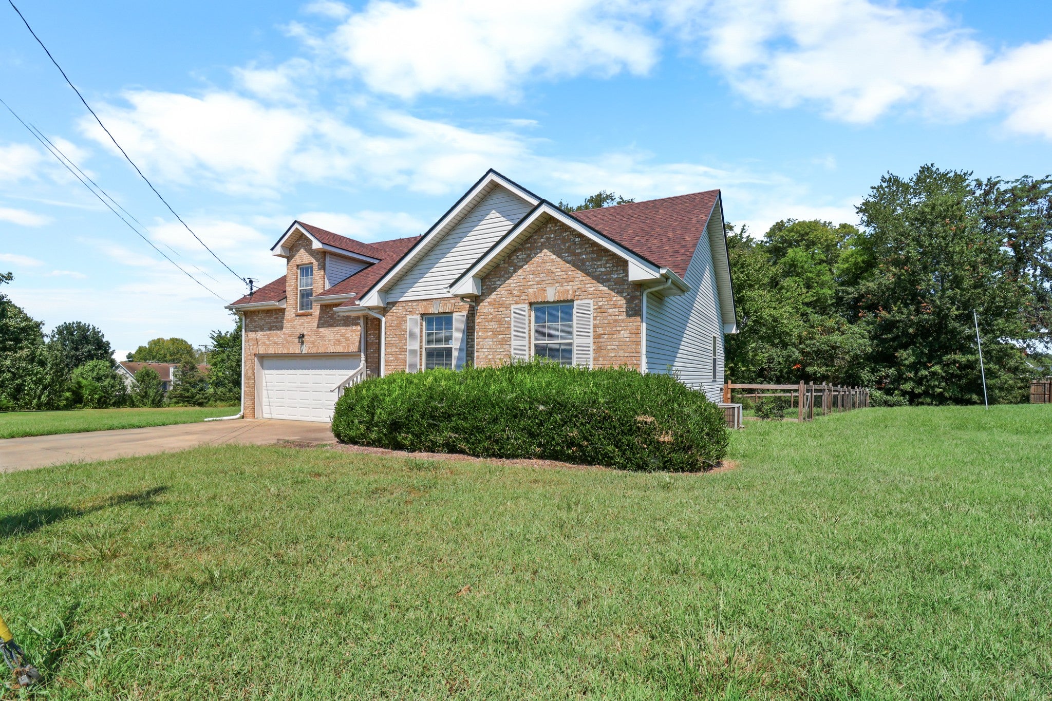 3393 Endsworth Dr
