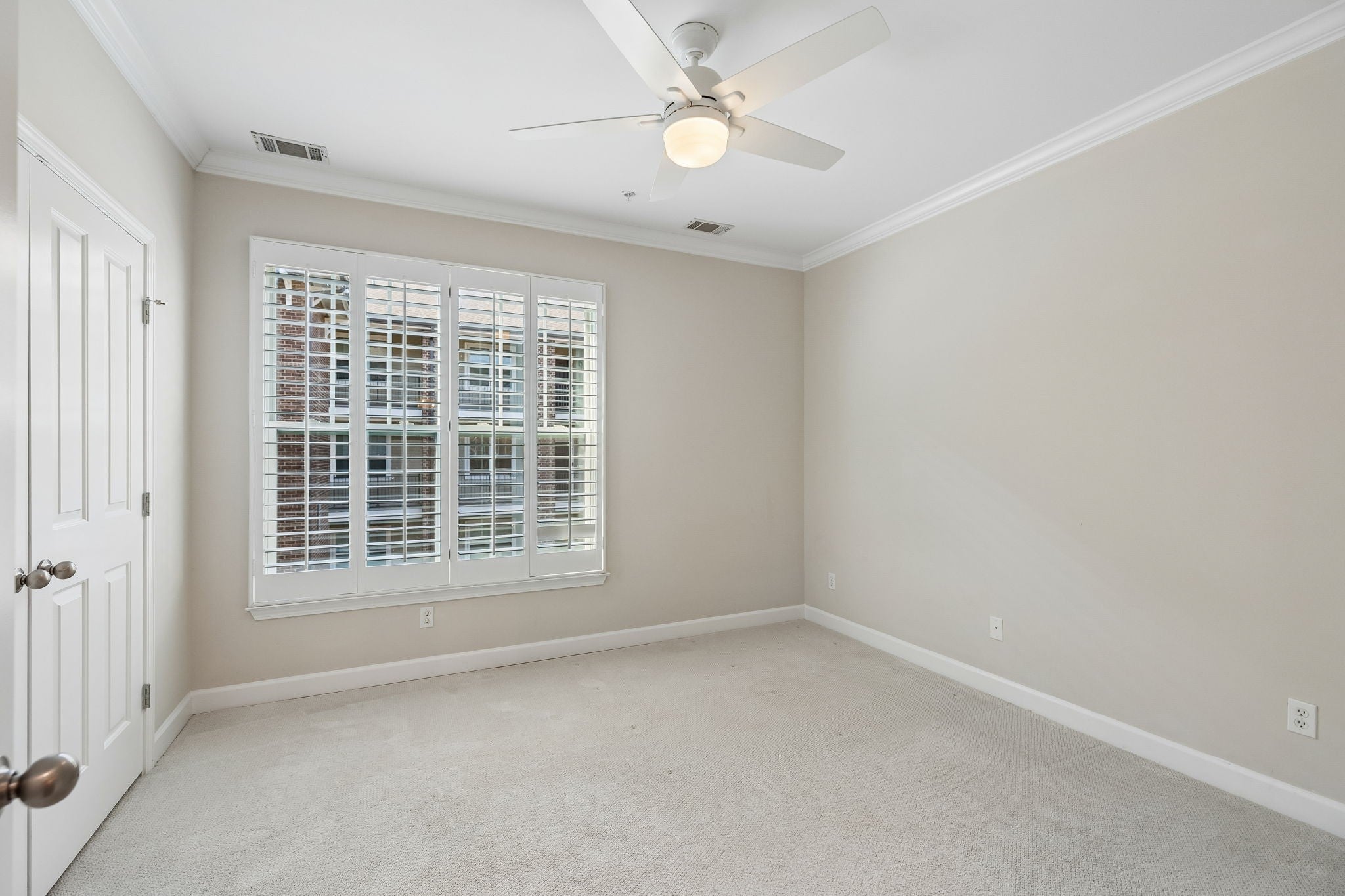 2310 Elliott Ave 129