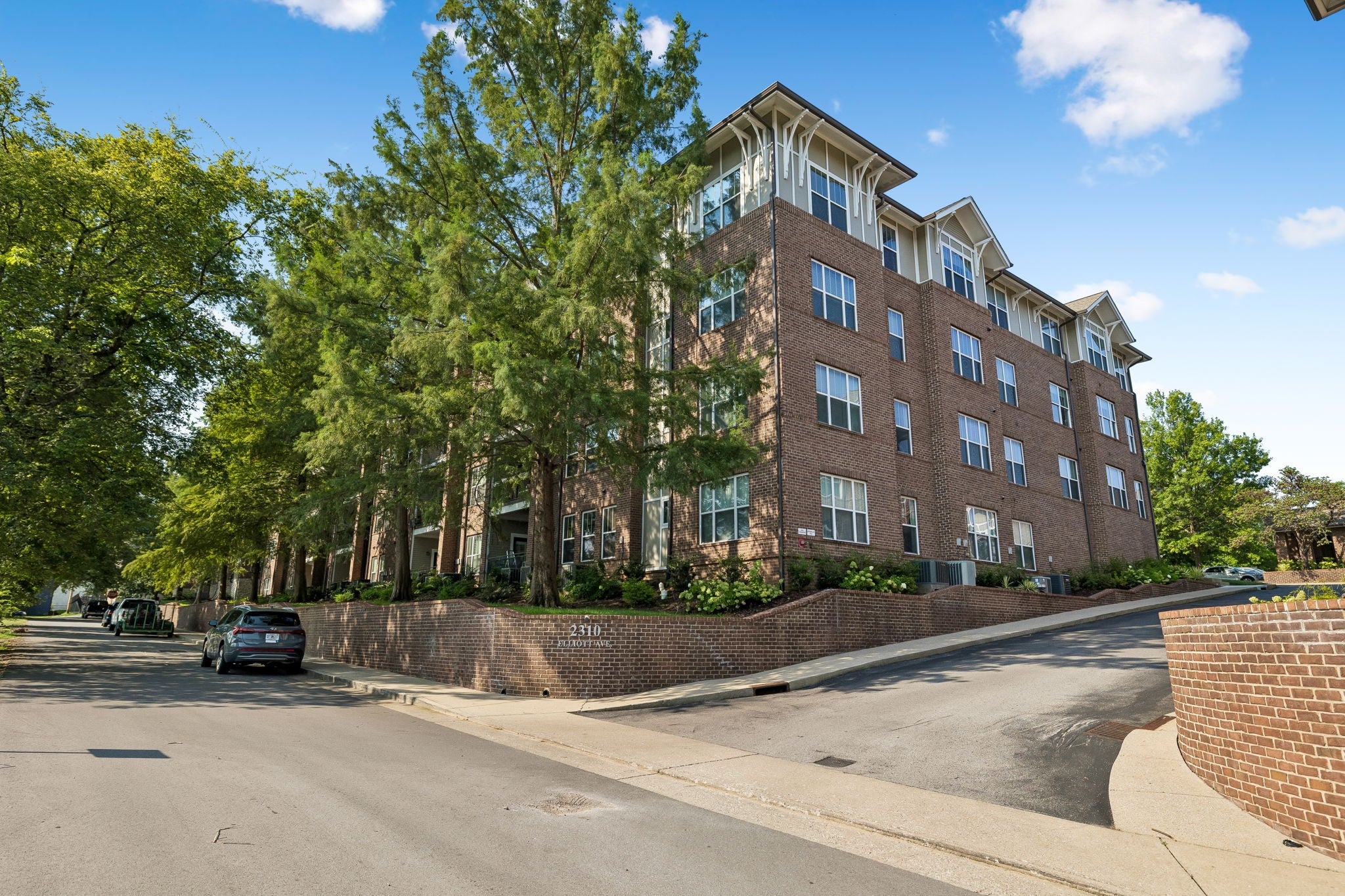 2-bed listing at 2310 Elliott Ave 129, Nashville