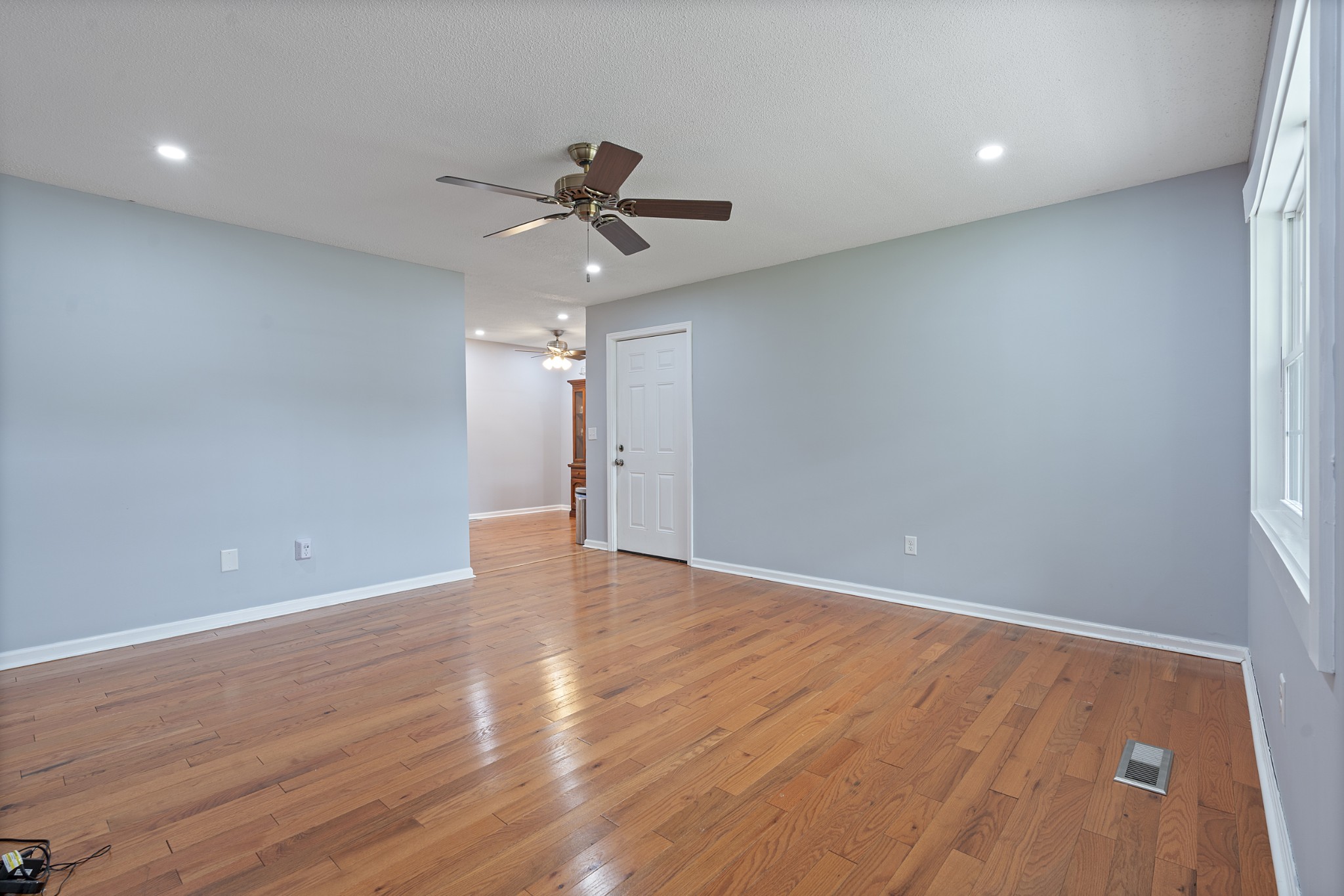 103 Lowell Cir