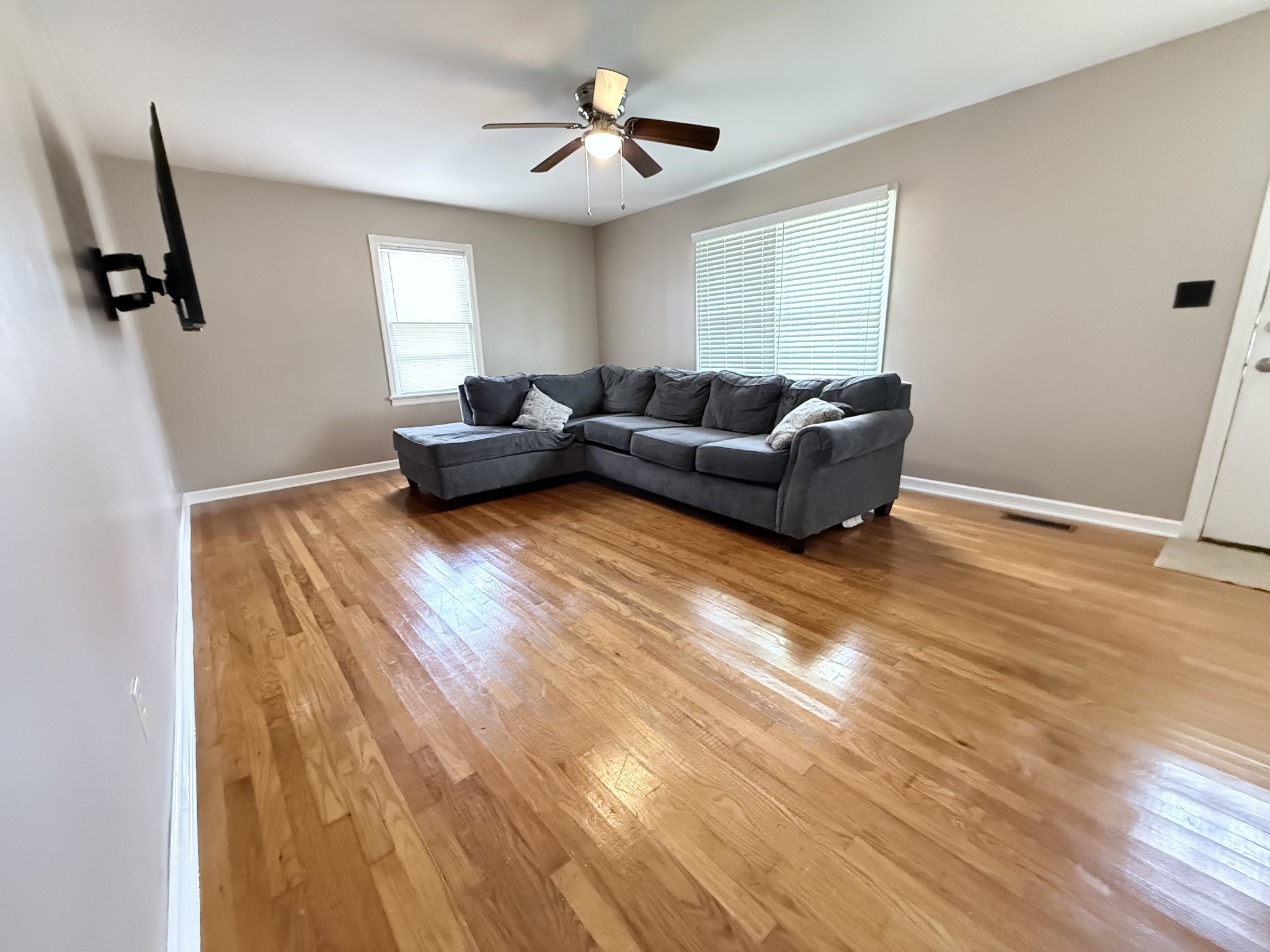 3513 Lafayette Rd