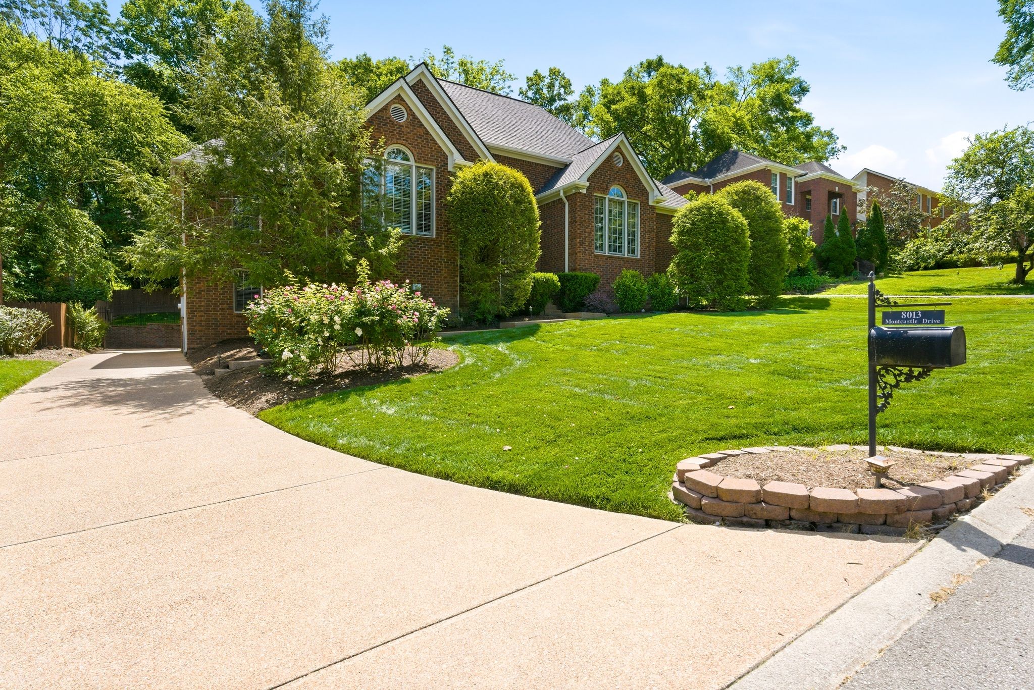 8013 Montcastle Dr
