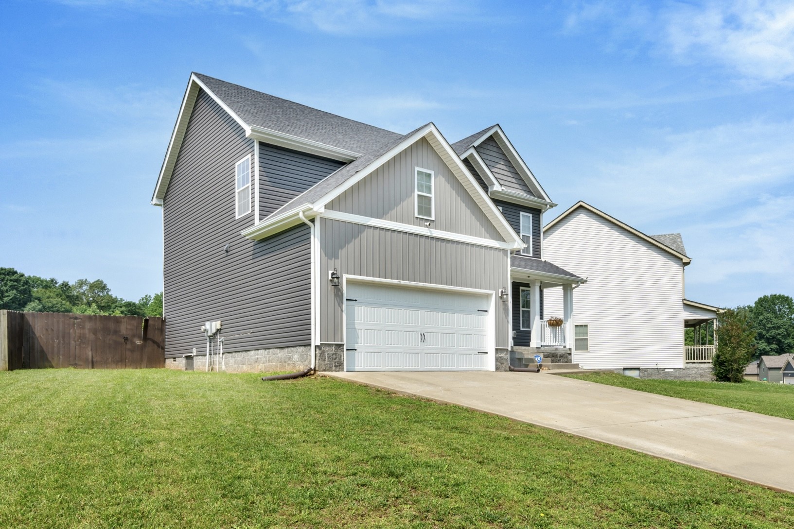 1064 Fuji Ln