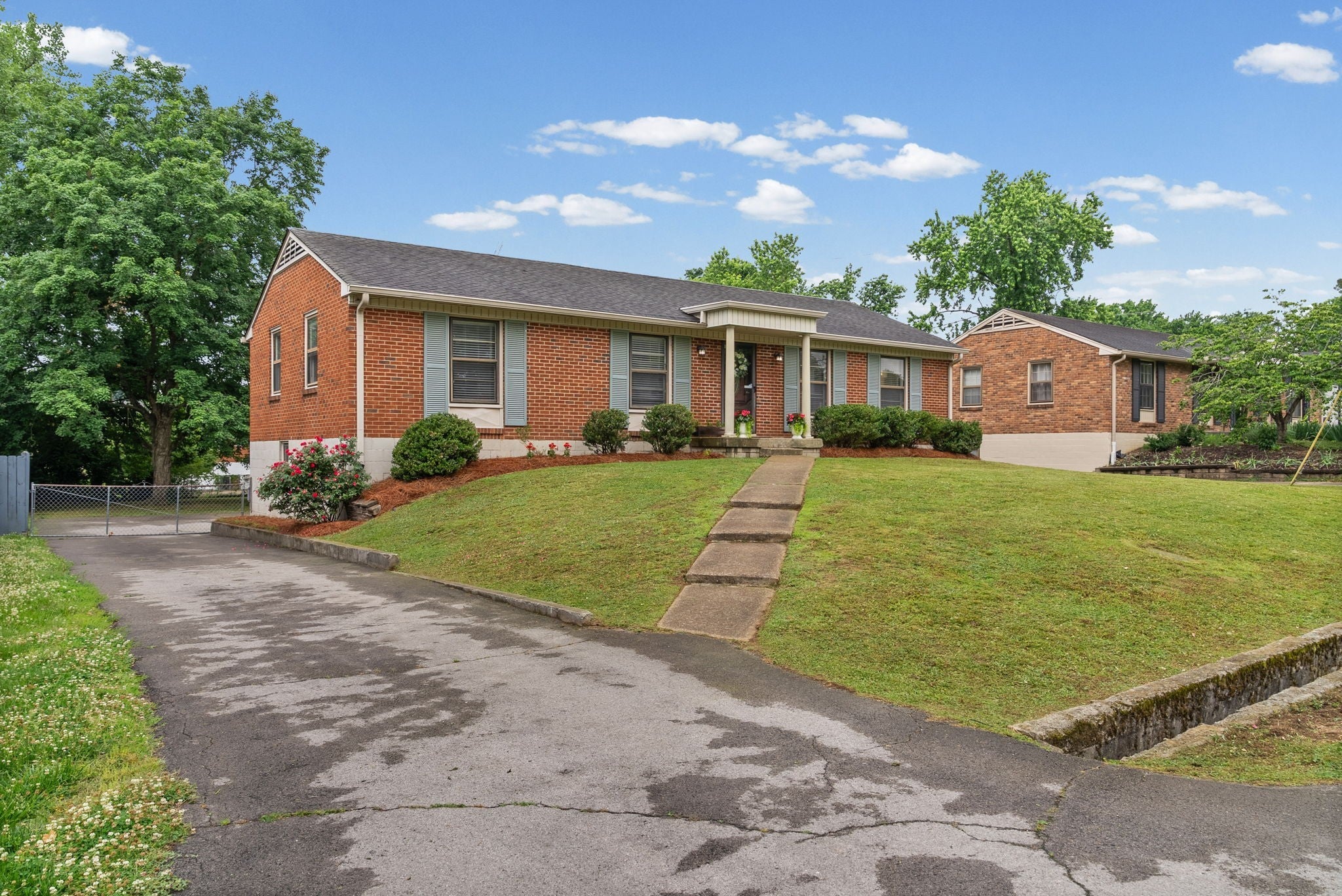 607 Elaine Dr