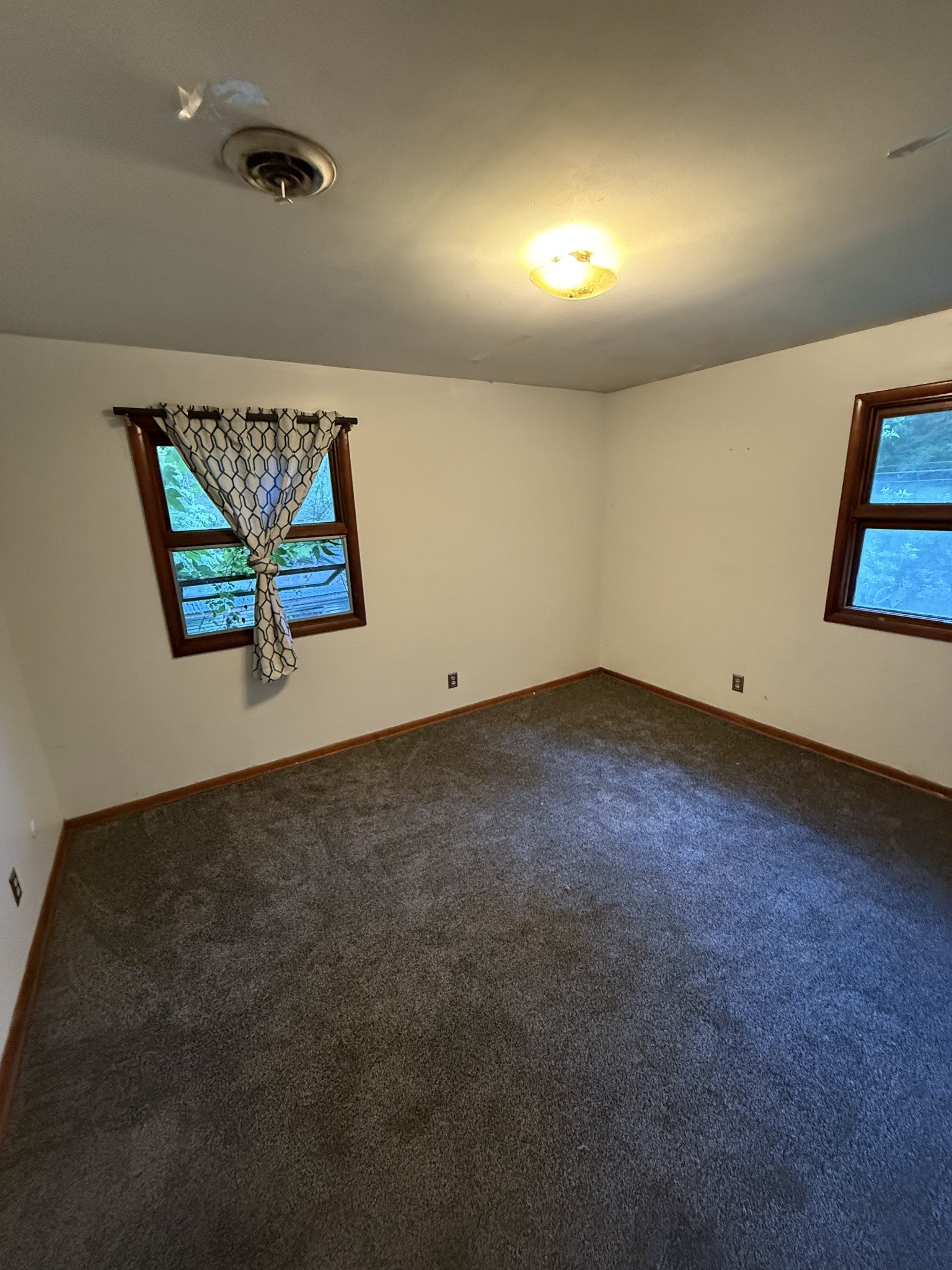 352 Hickory Grove Blvd