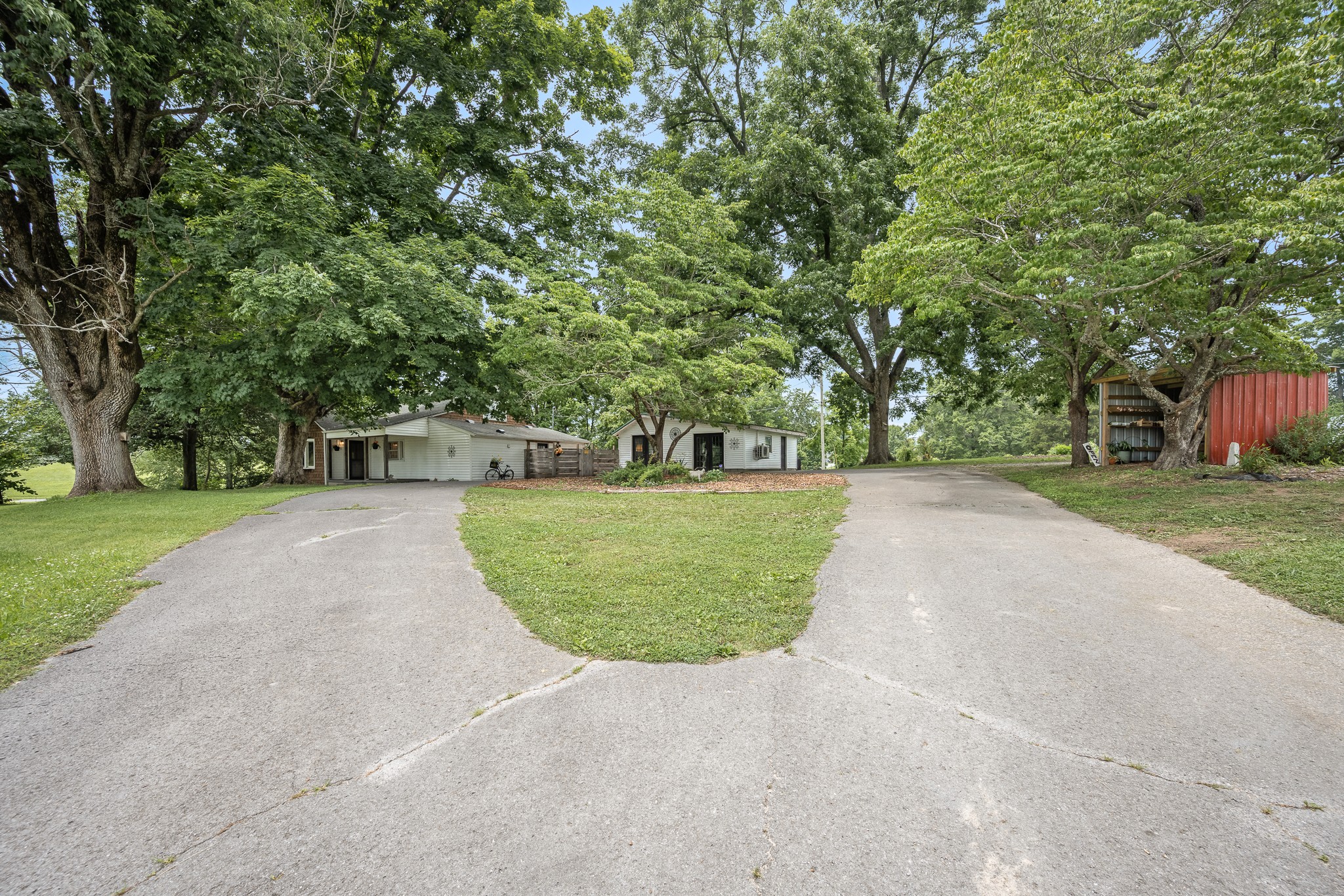 5825 Cobb Hollow Rd