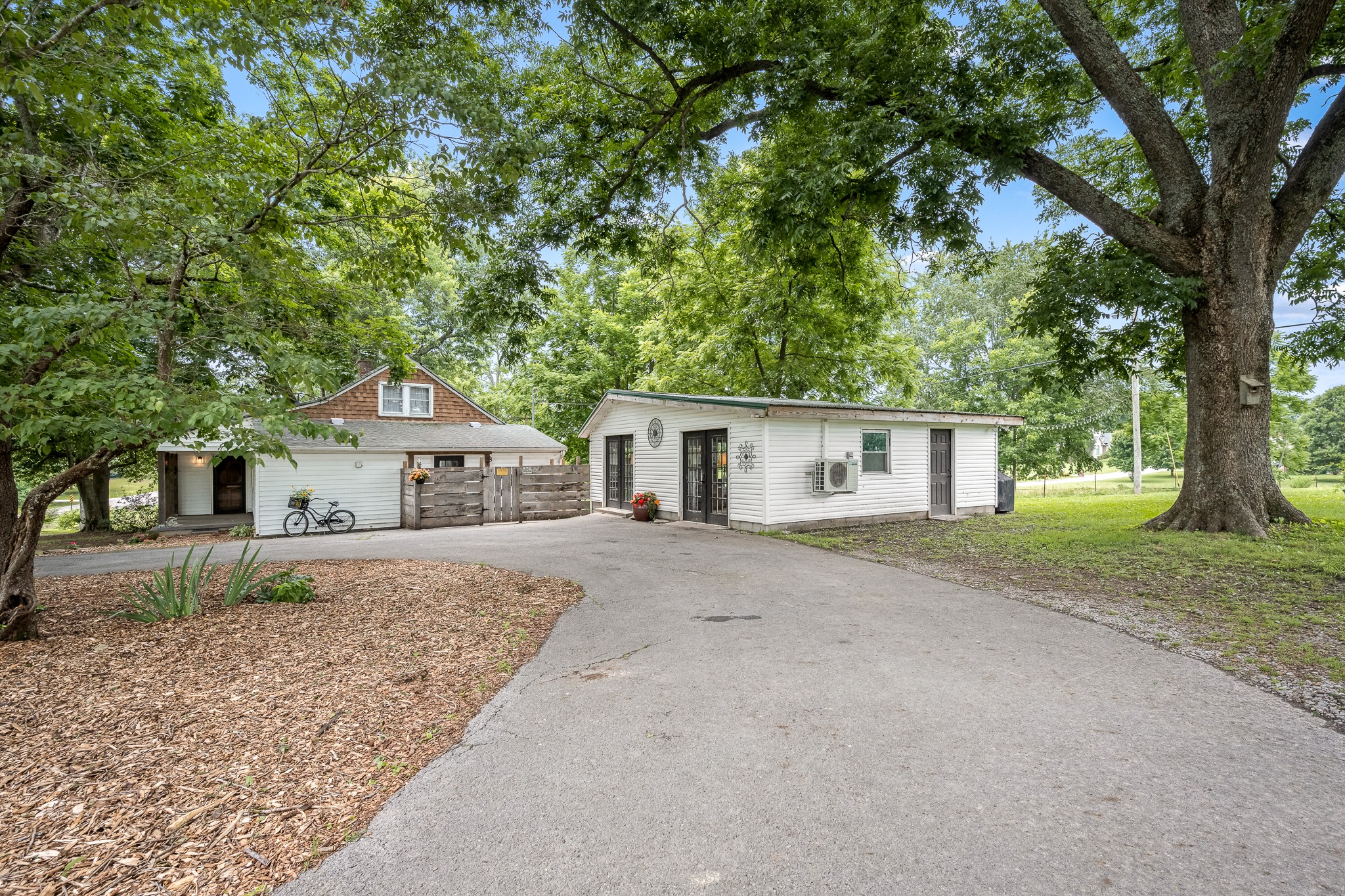 5825 Cobb Hollow Rd