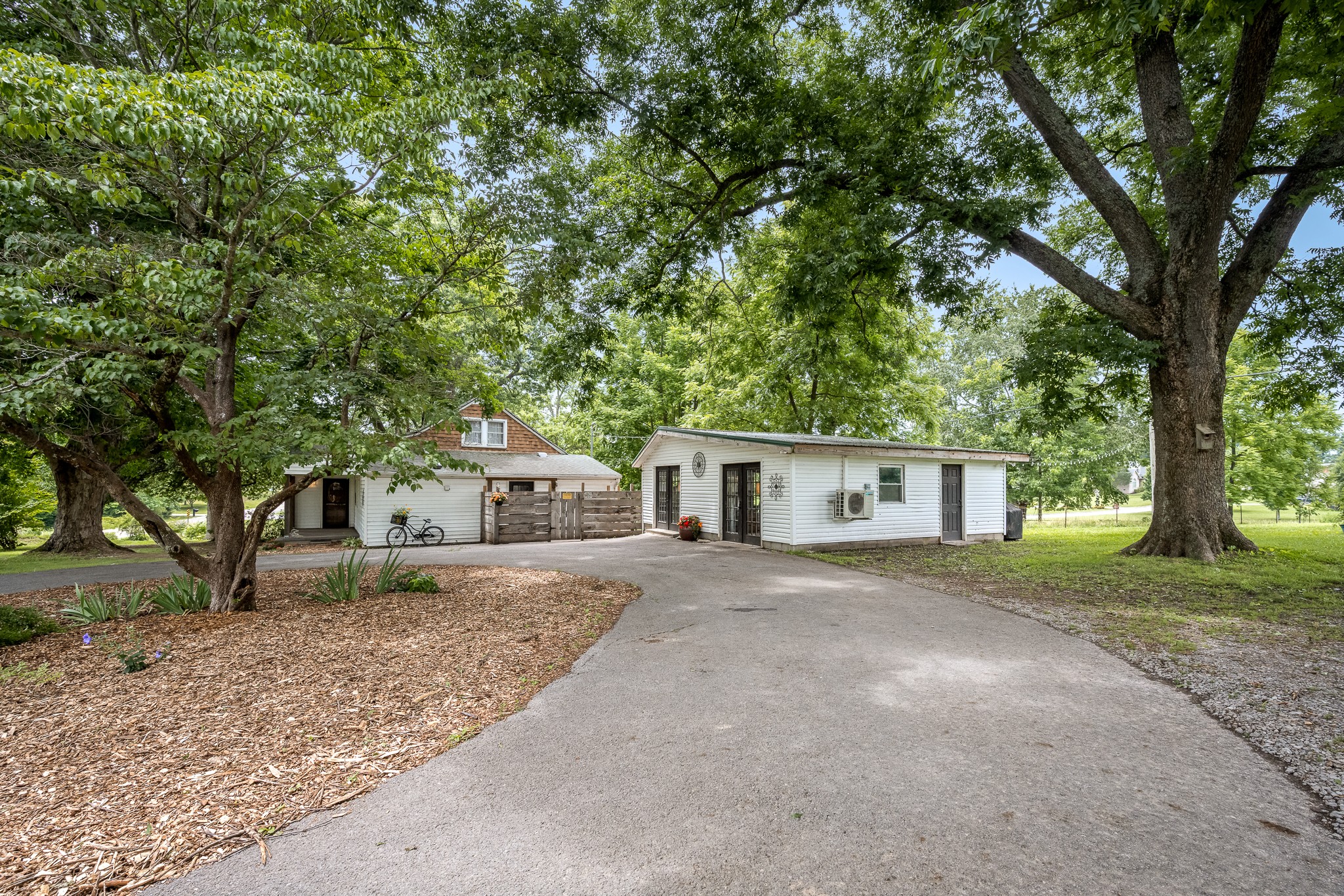 5825 Cobb Hollow Rd
