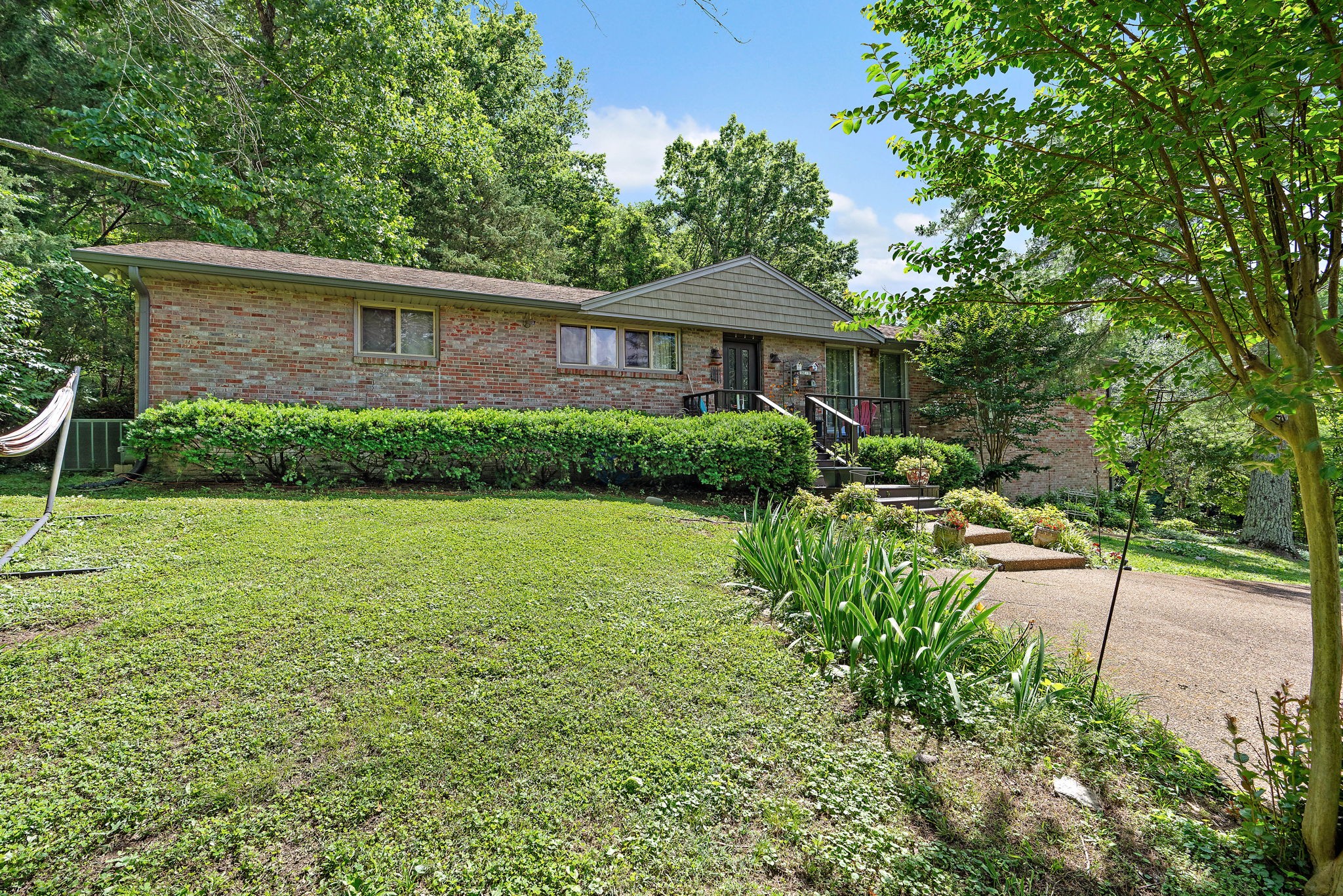 6555 Brownlee Dr