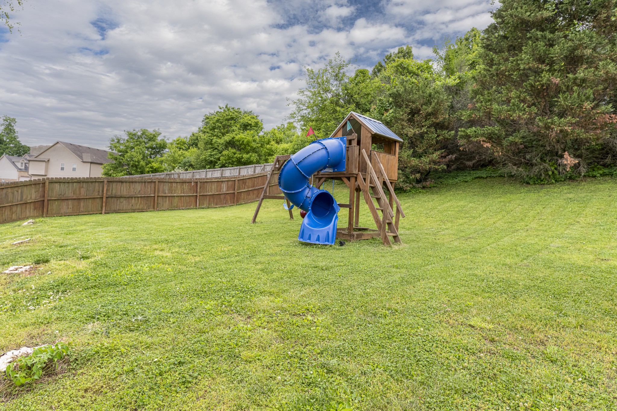 Clarksville, Tennessee 37042, United States, 4 Bedrooms Bedrooms, ,3 BathroomsBathrooms,Residential,Active,122852