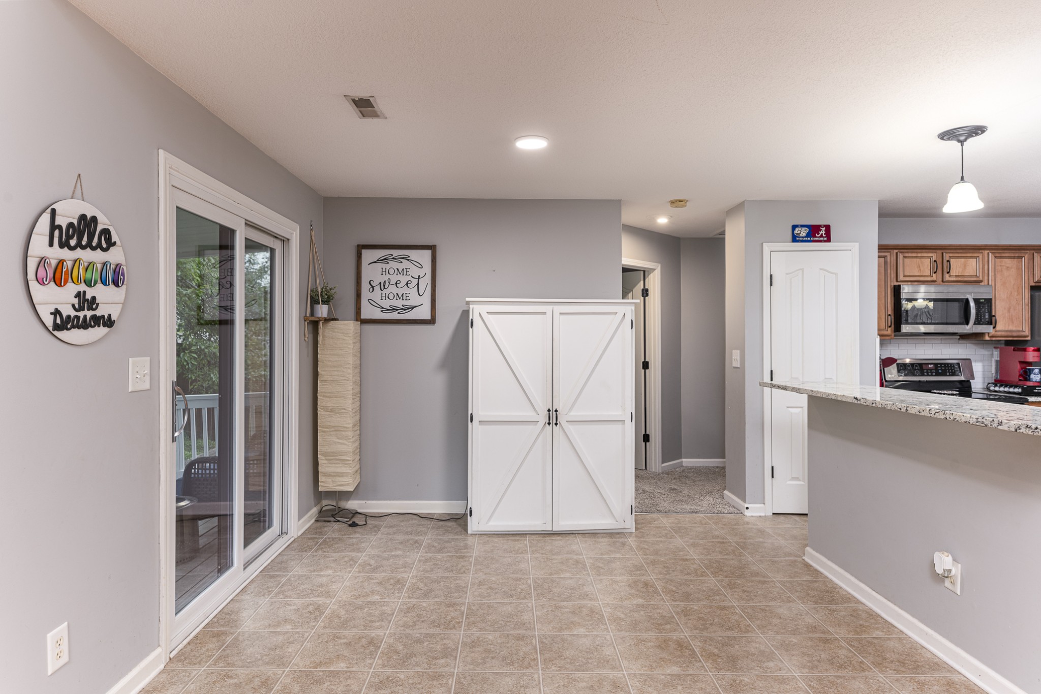 Clarksville, Tennessee 37042, United States, 4 Bedrooms Bedrooms, ,3 BathroomsBathrooms,Residential,Active,122852