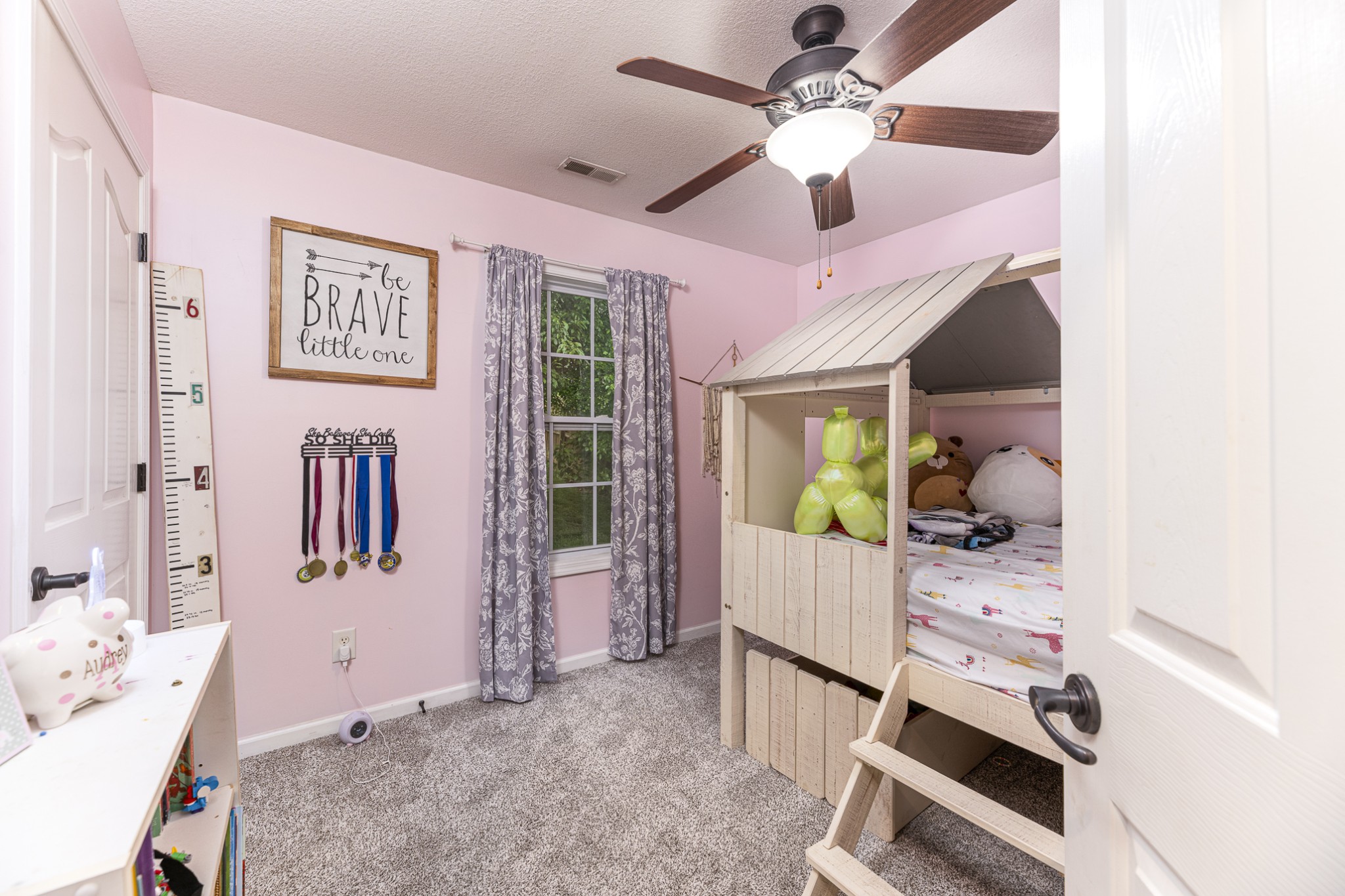 Clarksville, Tennessee 37042, United States, 4 Bedrooms Bedrooms, ,3 BathroomsBathrooms,Residential,Active,122852