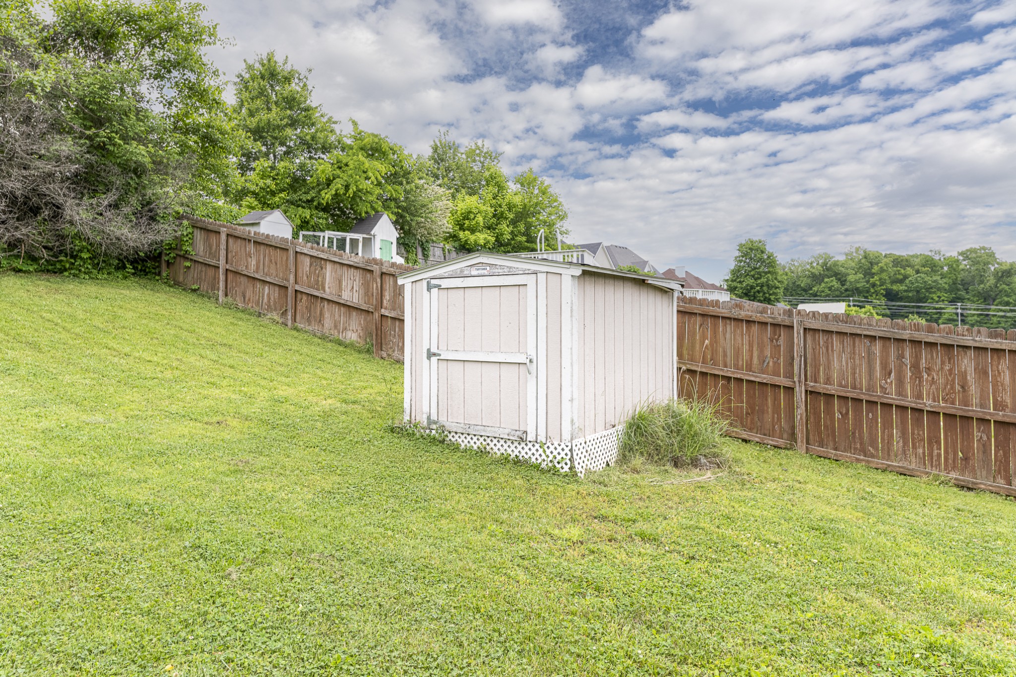 Clarksville, Tennessee 37042, United States, 4 Bedrooms Bedrooms, ,3 BathroomsBathrooms,Residential,Active,122852