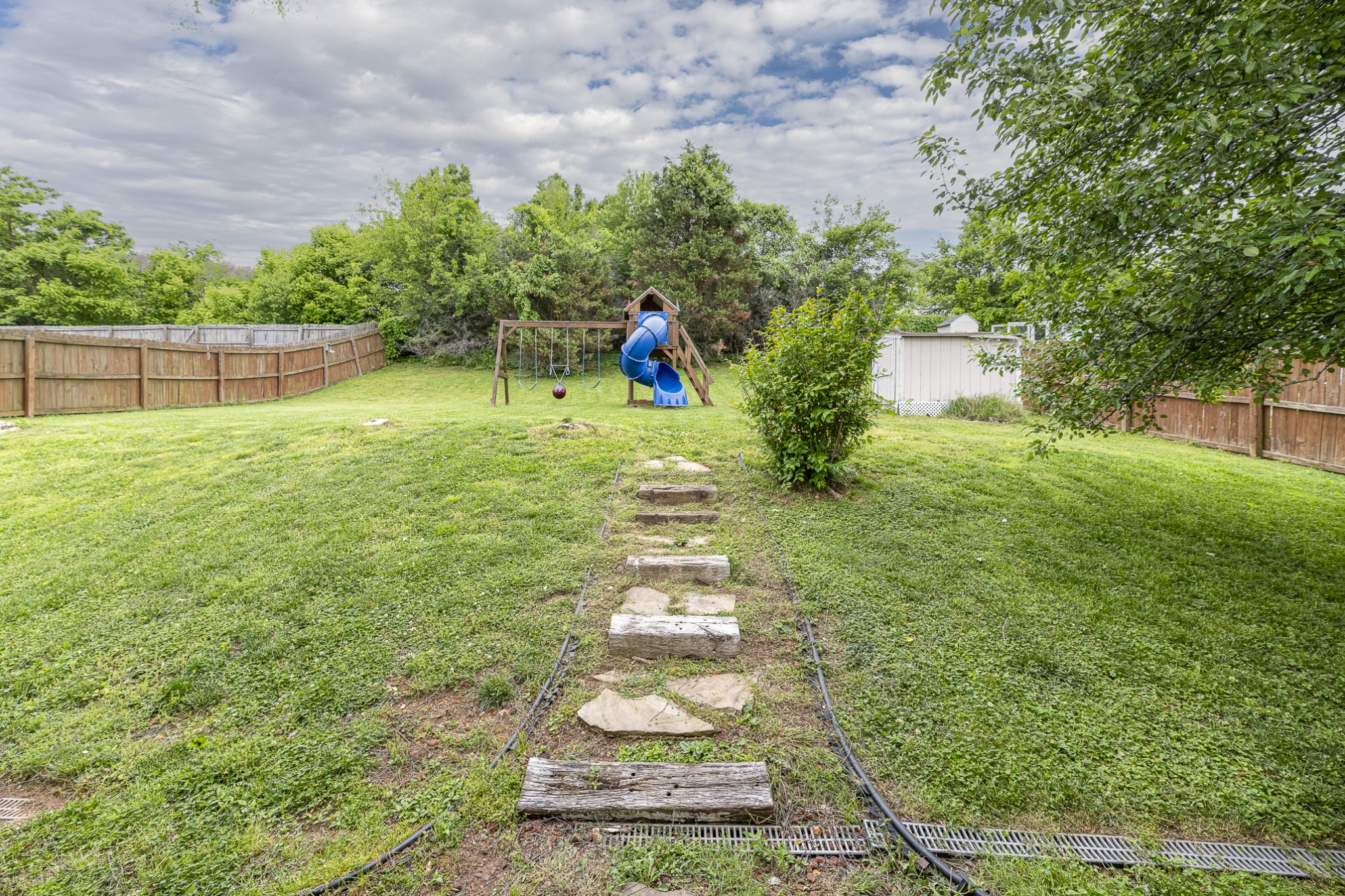 Clarksville, Tennessee 37042, United States, 4 Bedrooms Bedrooms, ,3 BathroomsBathrooms,Residential,Active,122852