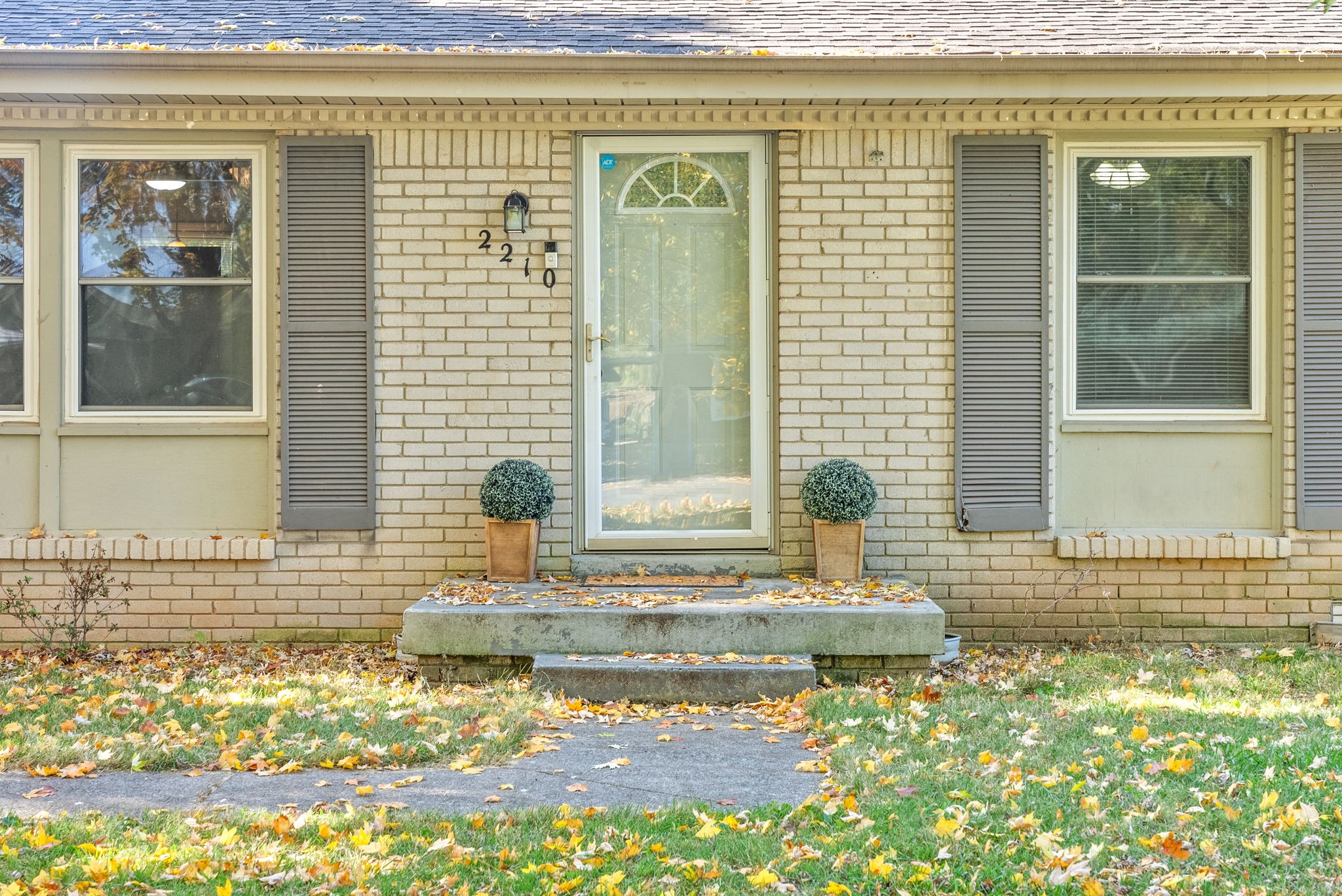 Clarksville, Tennessee 37042, United States, 3 Bedrooms Bedrooms, ,2 BathroomsBathrooms,Residential,Pending,35310