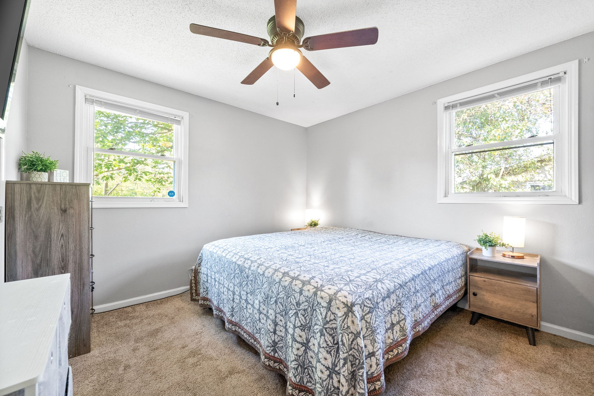 Clarksville, Tennessee 37042, United States, 3 Bedrooms Bedrooms, ,2 BathroomsBathrooms,Residential,Pending,35310