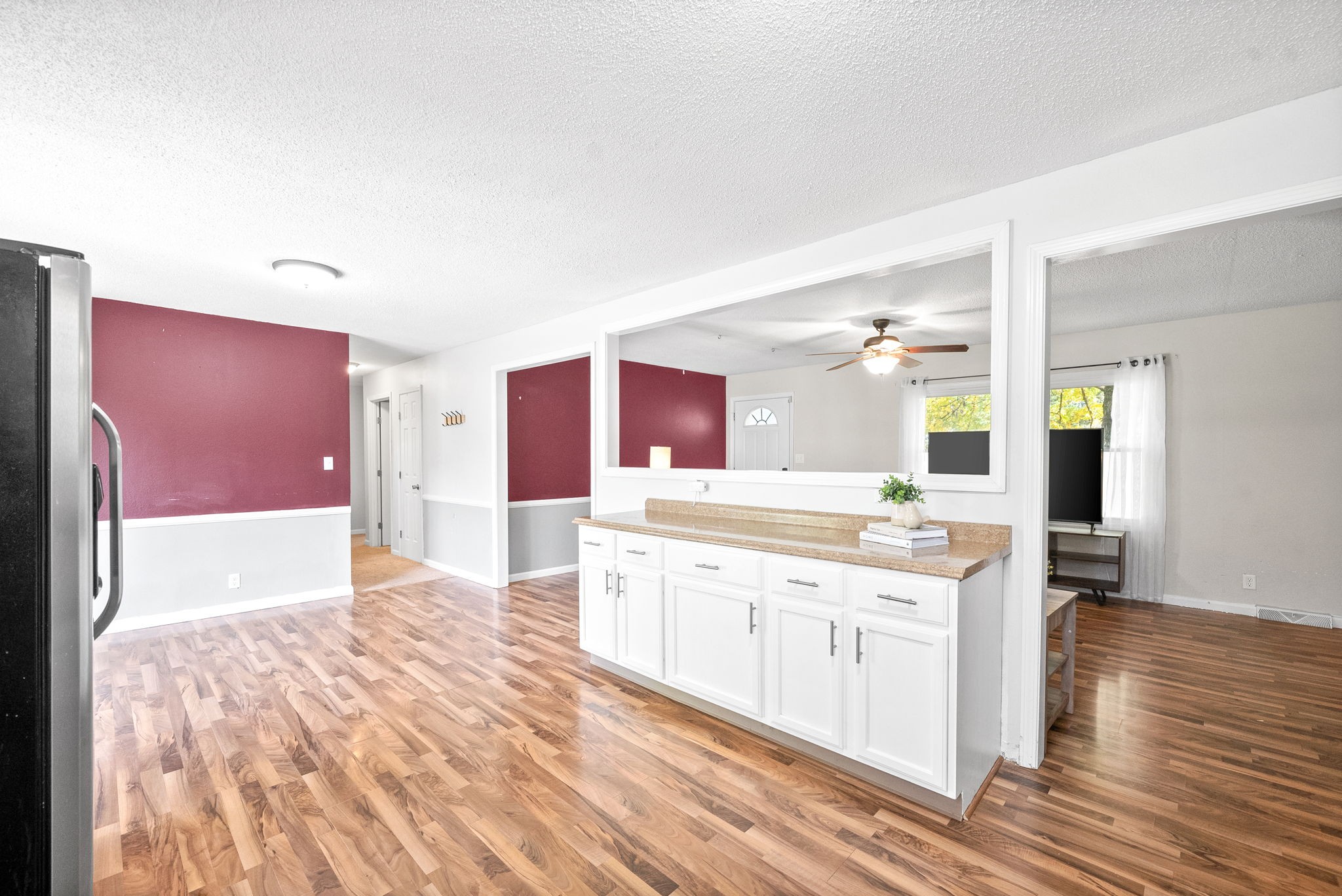 Clarksville, Tennessee 37042, United States, 3 Bedrooms Bedrooms, ,2 BathroomsBathrooms,Residential,Pending,35310