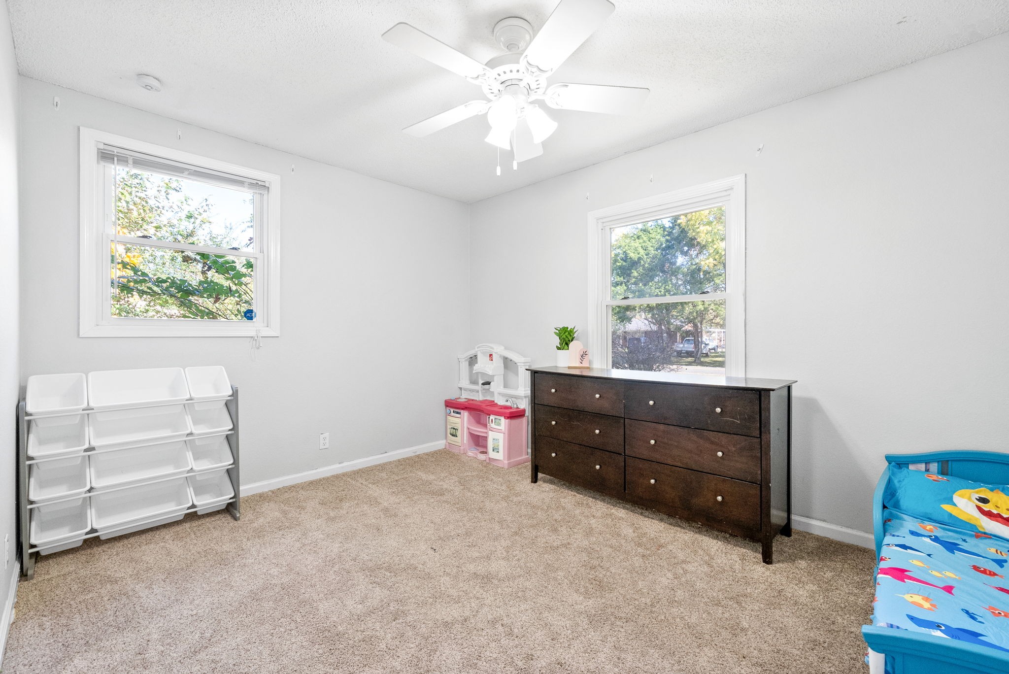 Clarksville, Tennessee 37042, United States, 3 Bedrooms Bedrooms, ,2 BathroomsBathrooms,Residential,Pending,35310