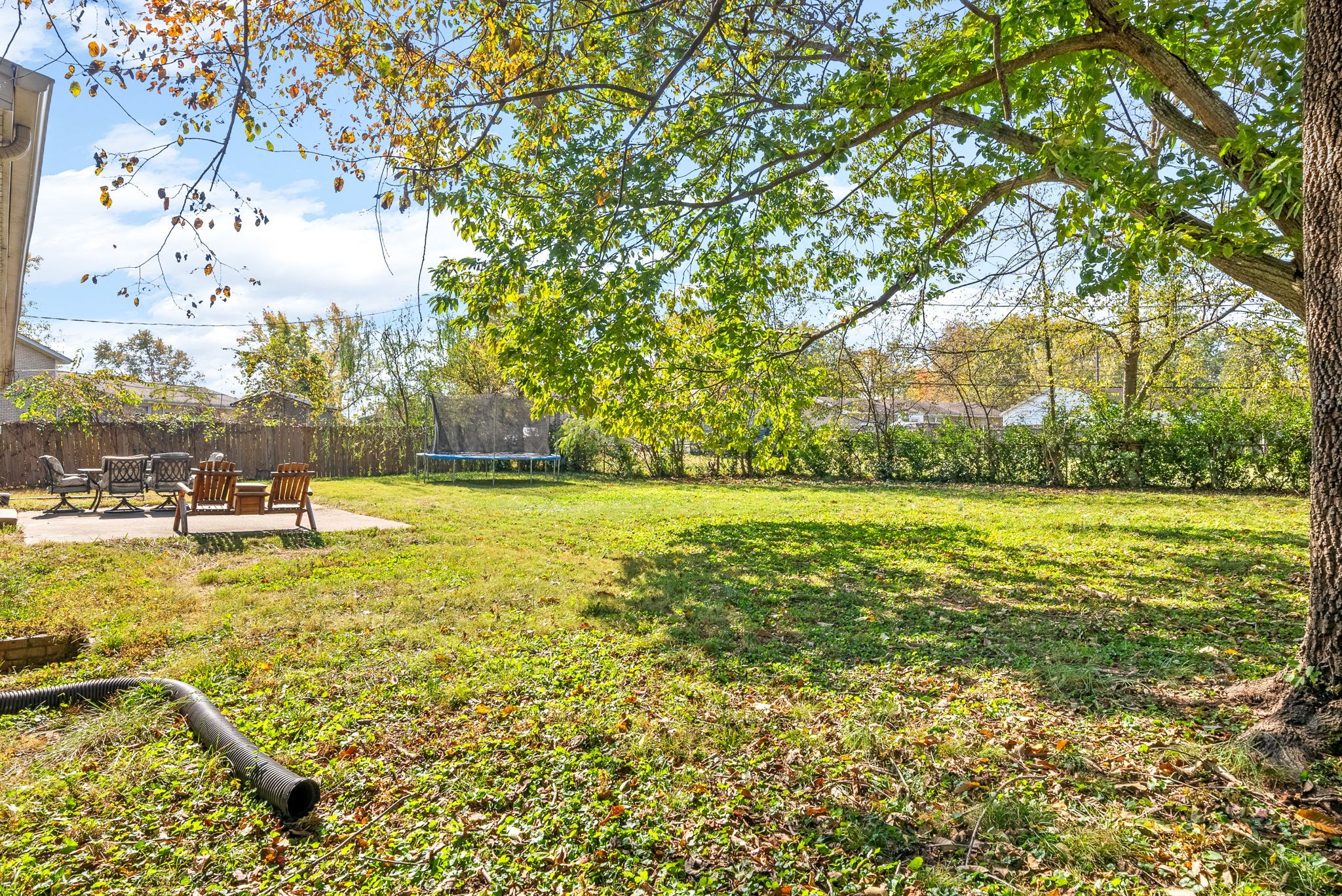 Clarksville, Tennessee 37042, United States, 3 Bedrooms Bedrooms, ,2 BathroomsBathrooms,Residential,Pending,35310