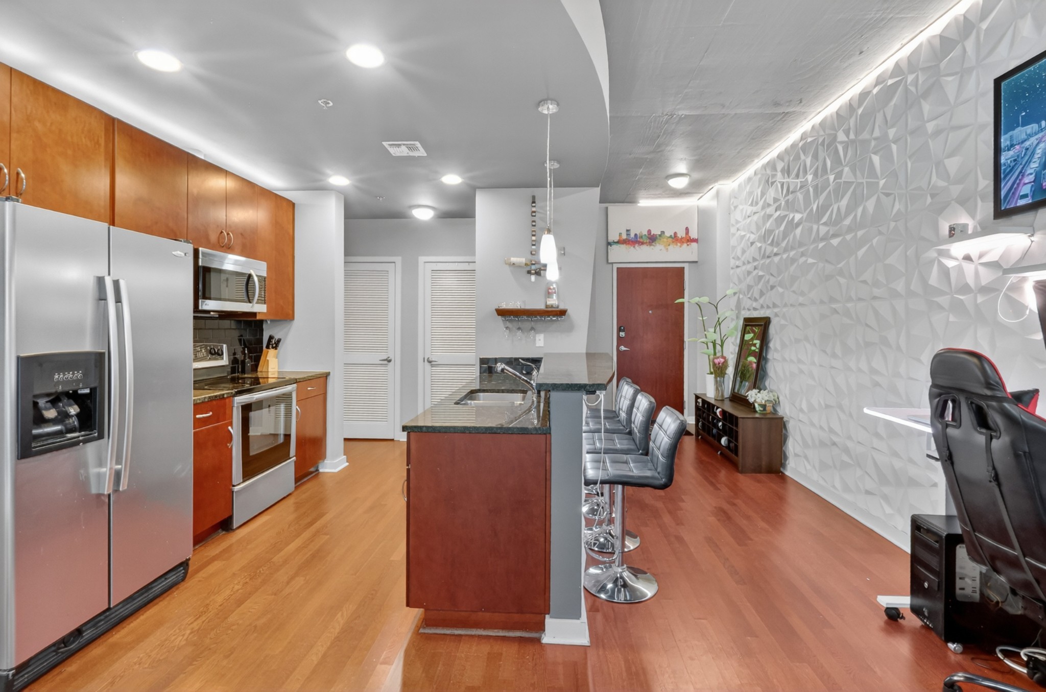 301 Demonbreun St 502