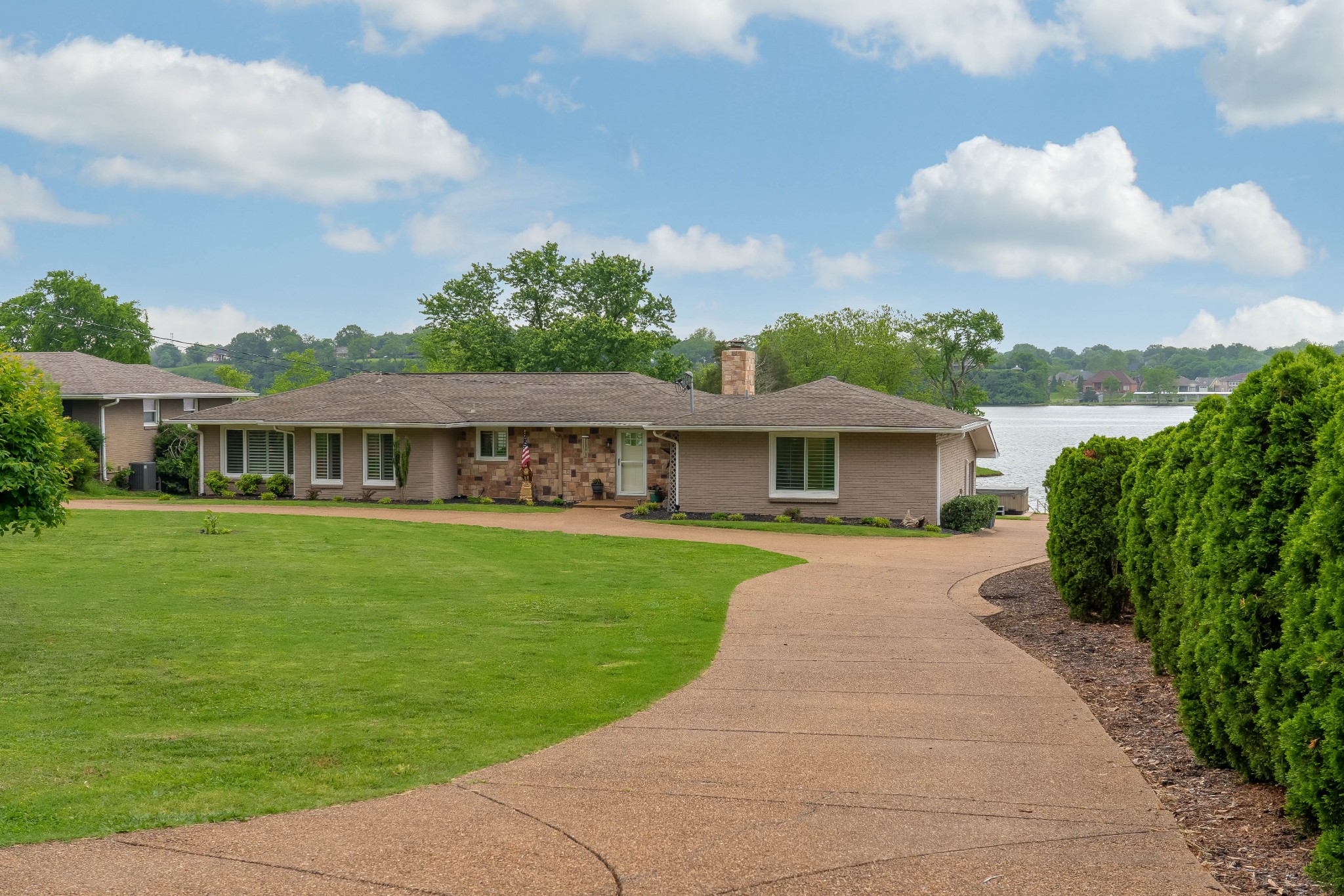 210 Sterling Rd