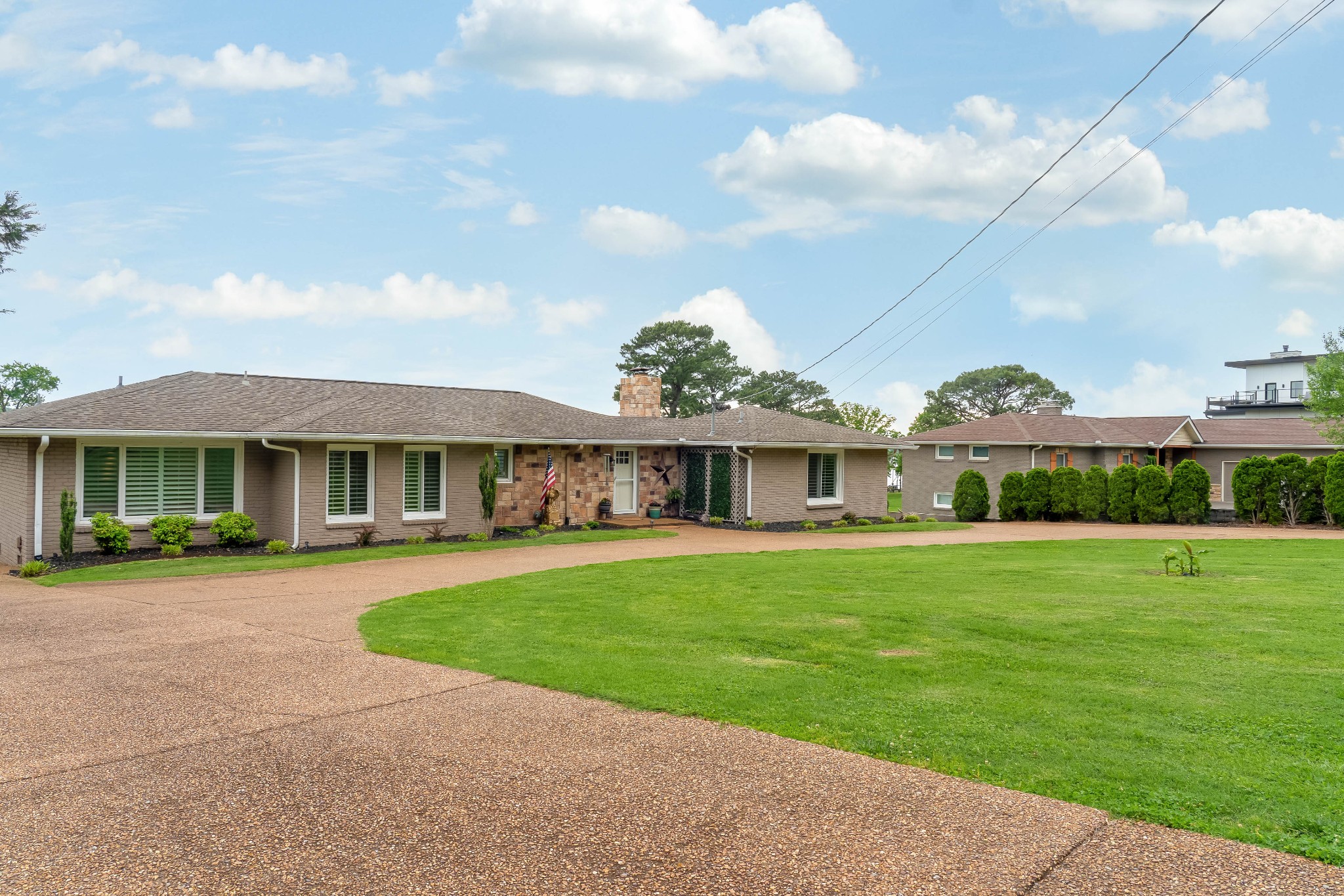 210 Sterling Rd