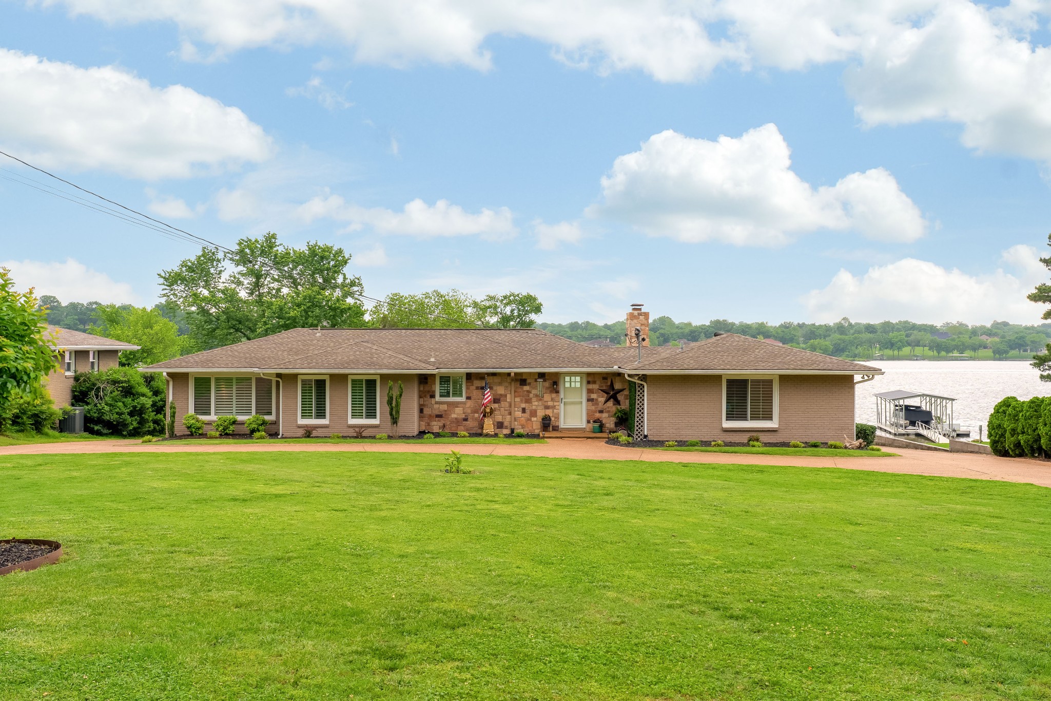 210 Sterling Rd