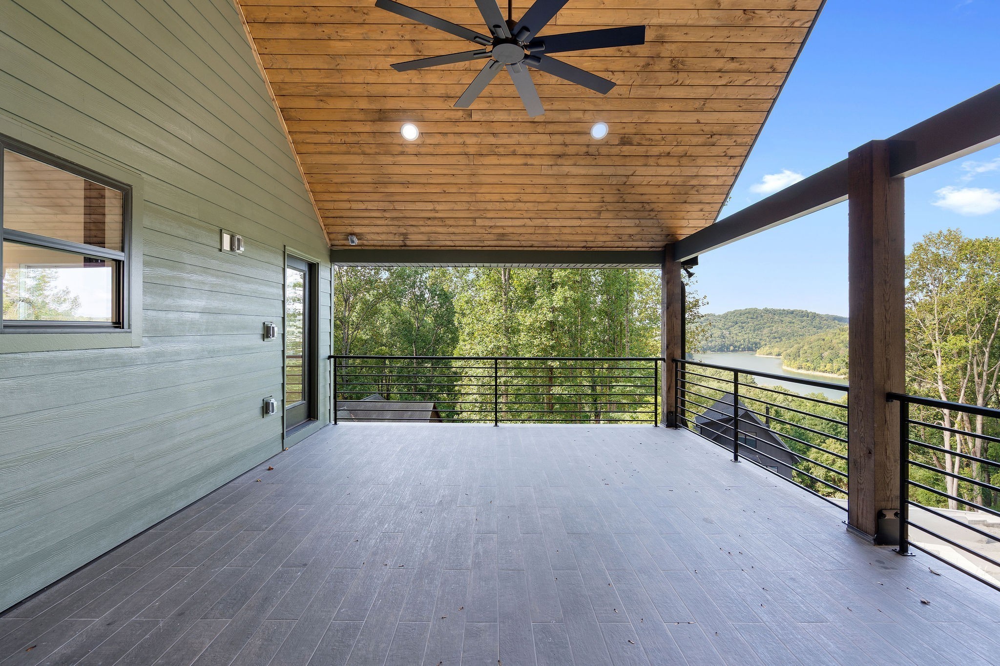 2405 Shoreside Dr