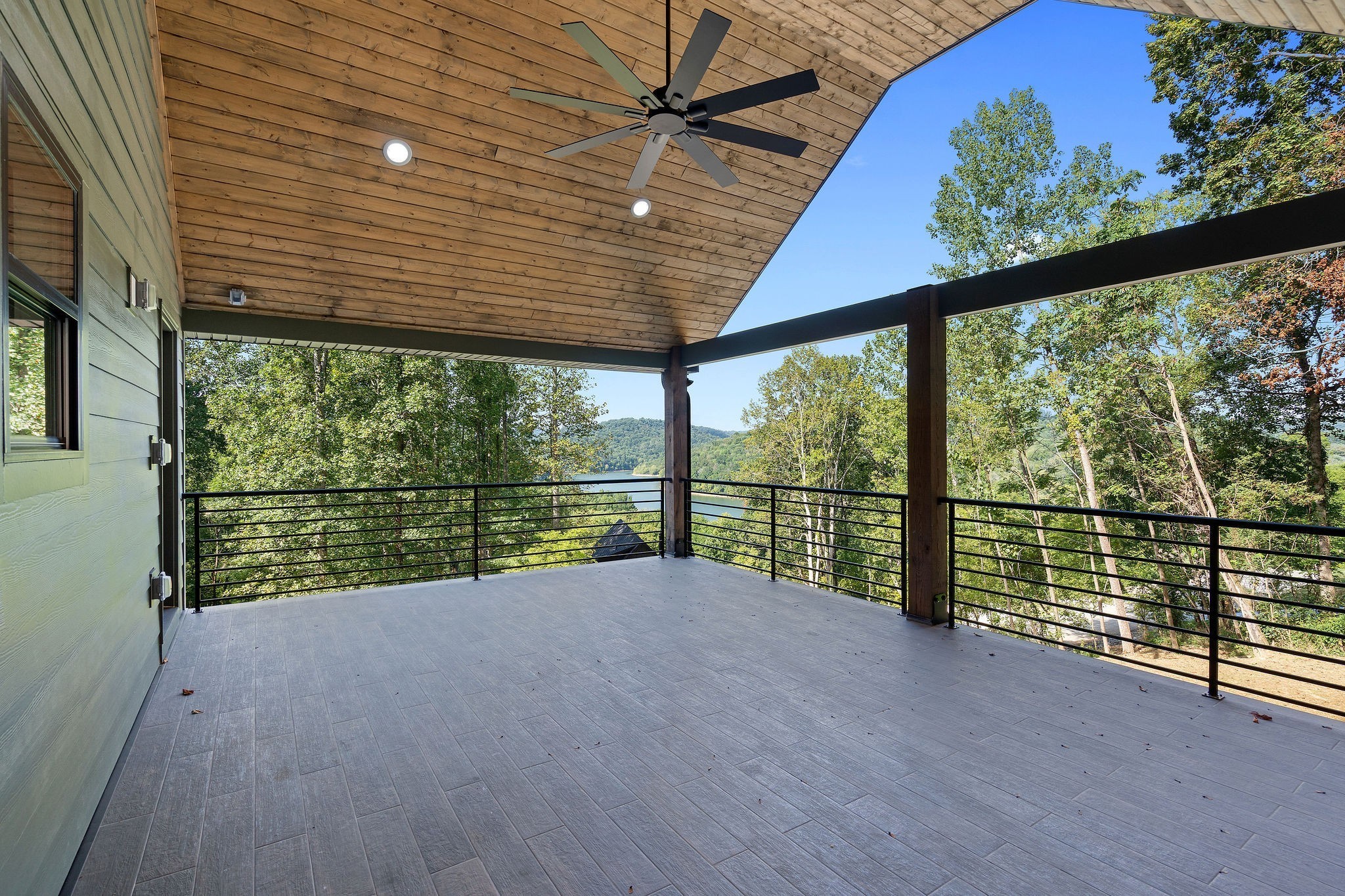 2405 Shoreside Dr