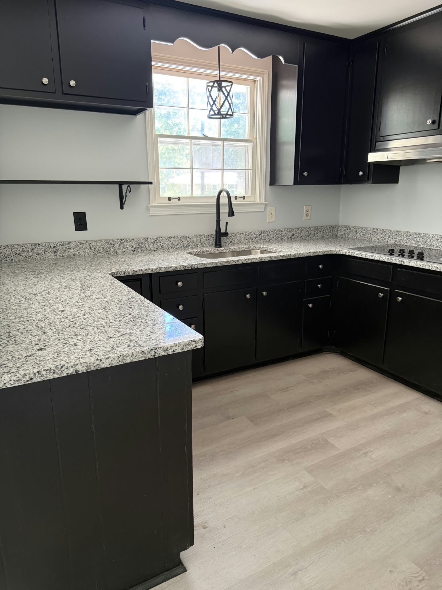1209 Woodcrest Dr