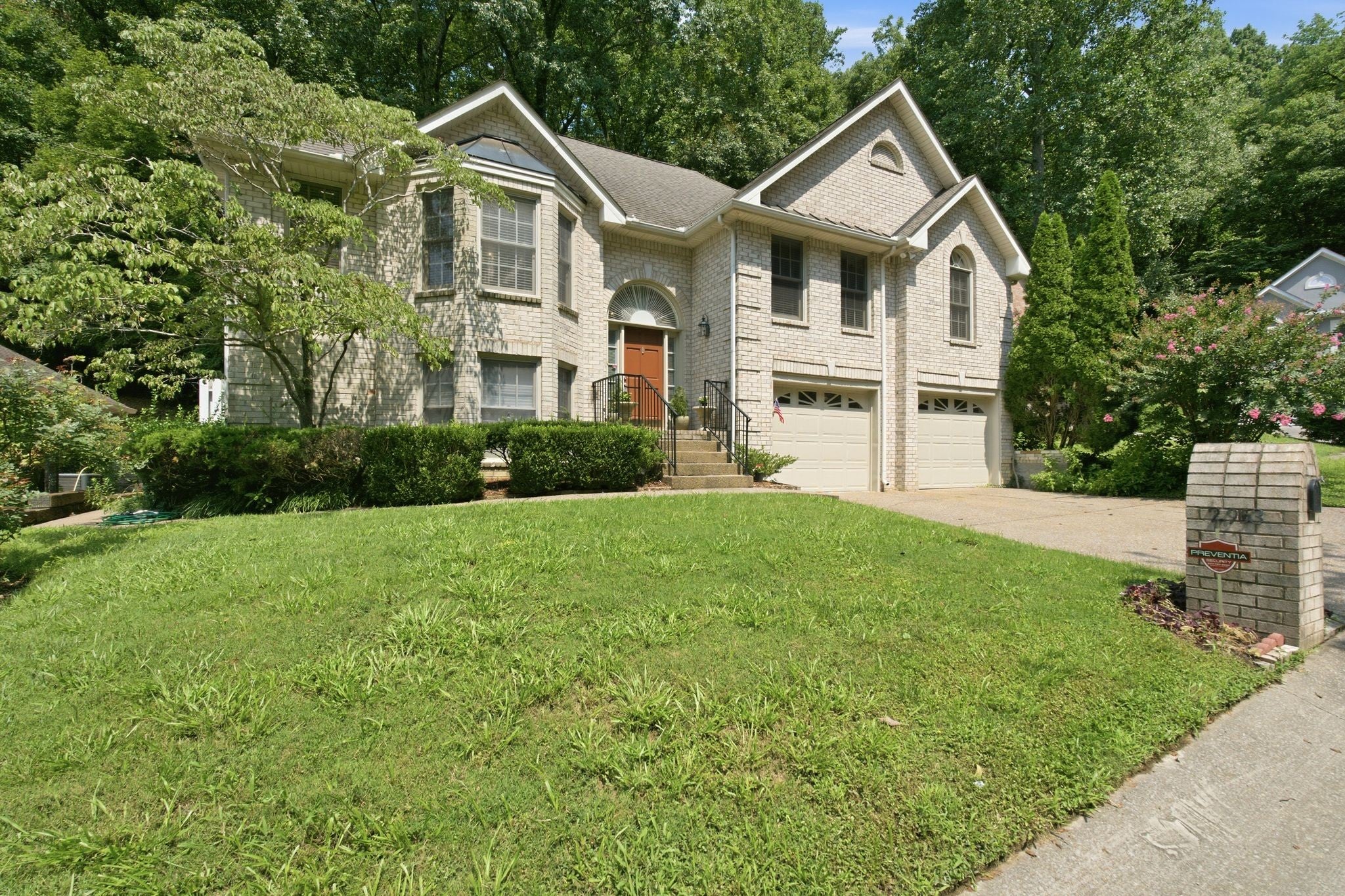 2953 Glenway Dr