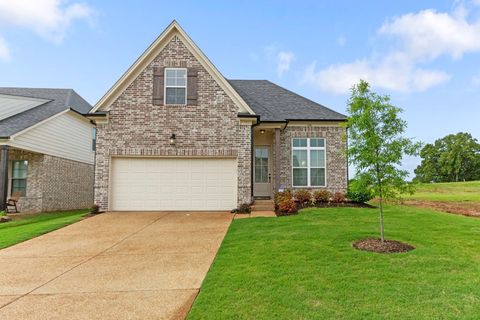 300 ST ANDREWS DR Oakland TN 38060