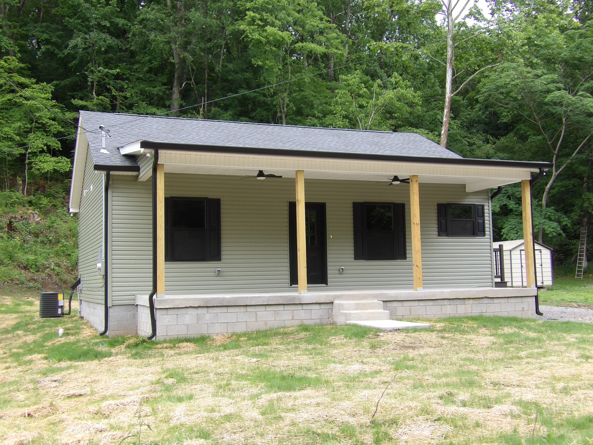 302 W Richland Ave
