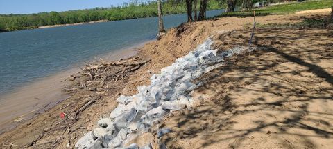 199 Hardin Bottom River Rd Clifton TN 38425