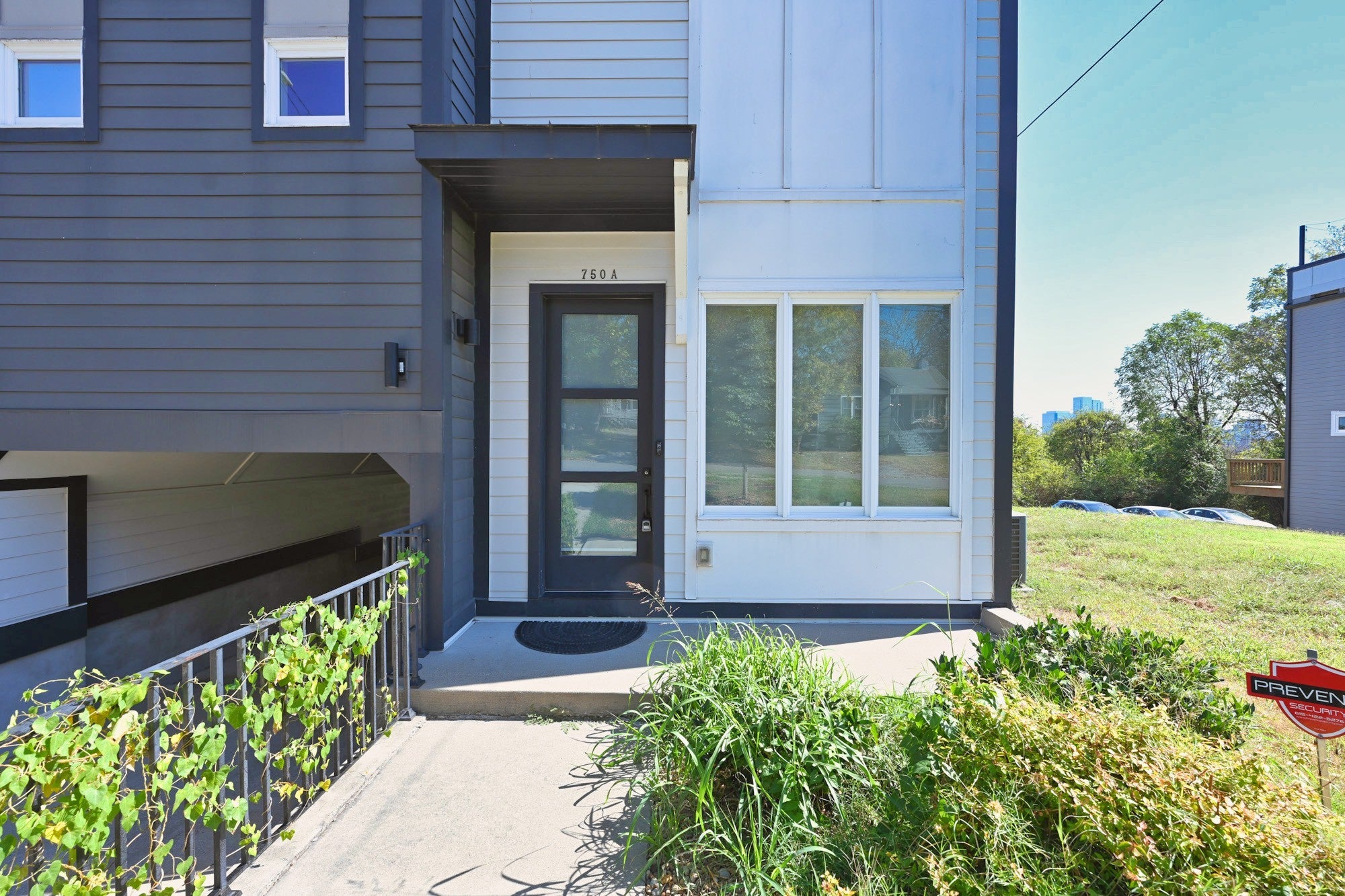 750A 22nd Ave N