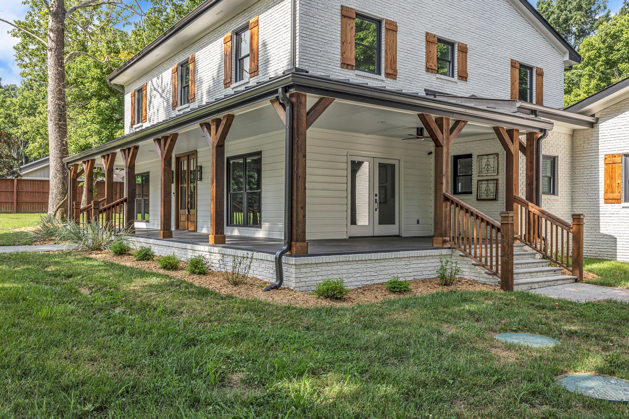 1120 Bradley Dr
