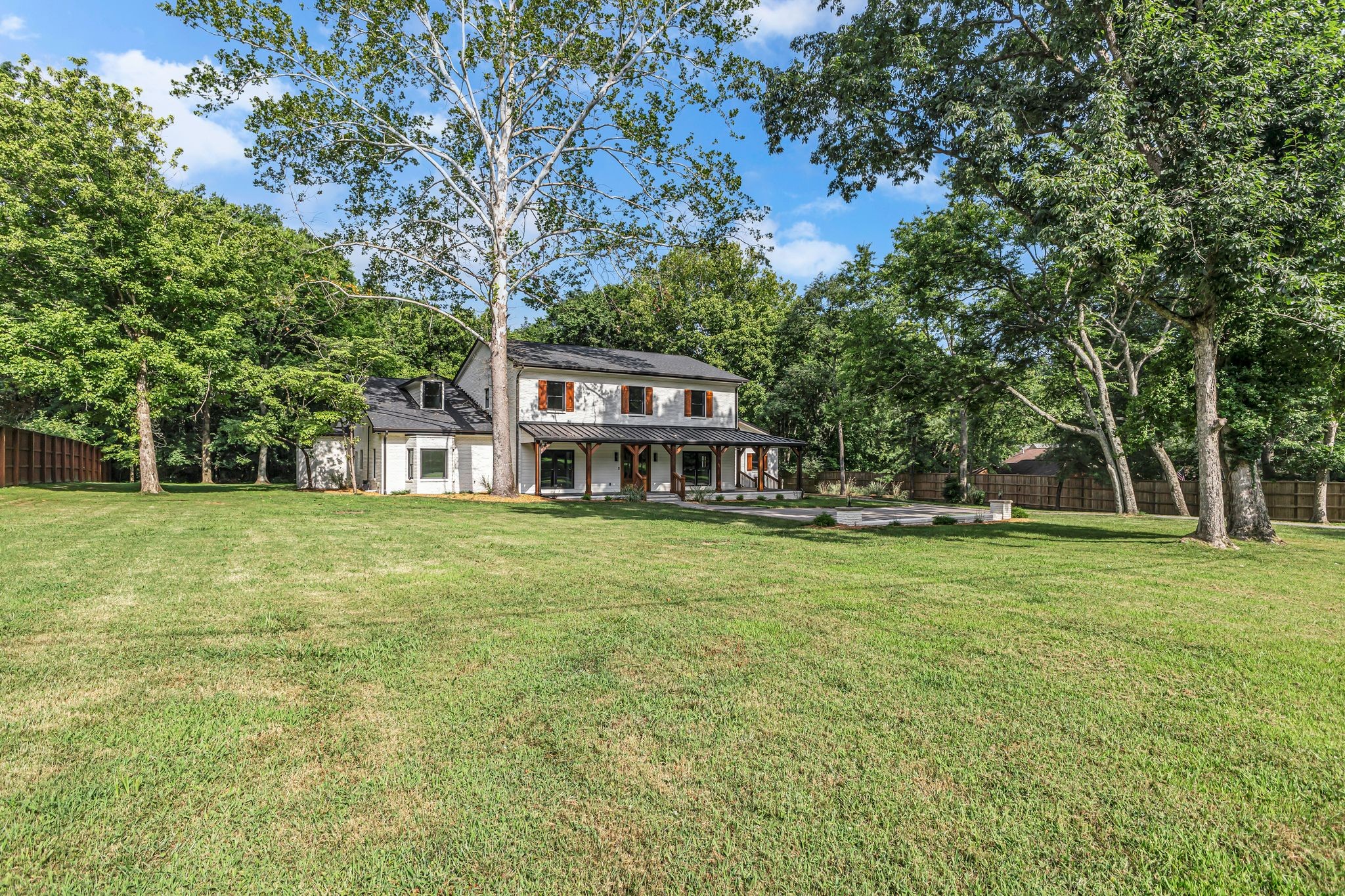 1120 Bradley Dr