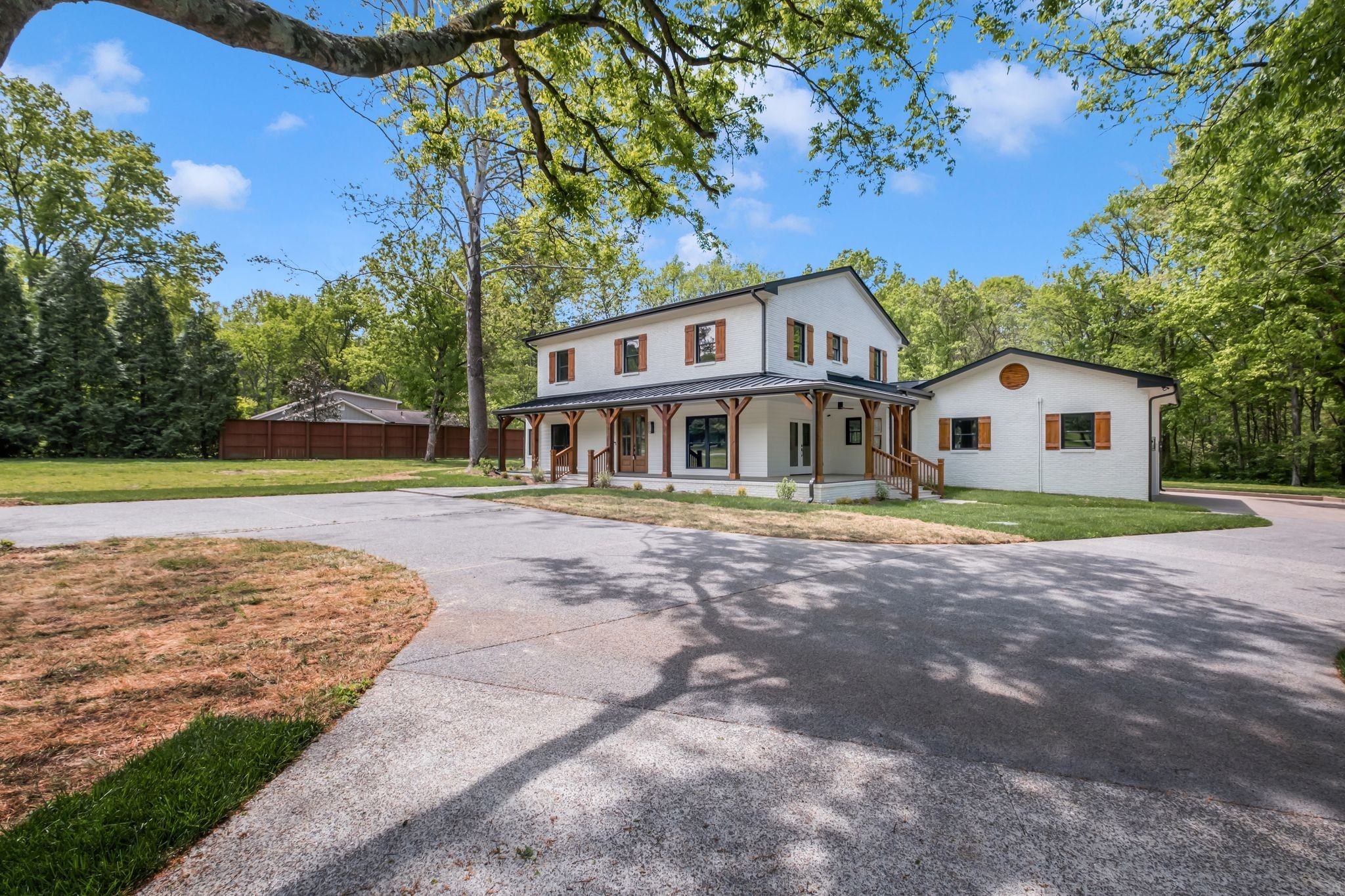 1120 Bradley Dr