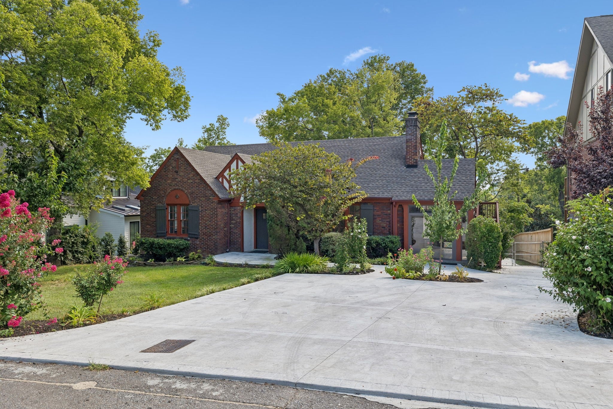 5-bed home for sale in Nashville, TN 37212, 502 32nd Ave S 502 32nd Ave S, Nashville TN 37212 5-bed home, photo 3 of 60