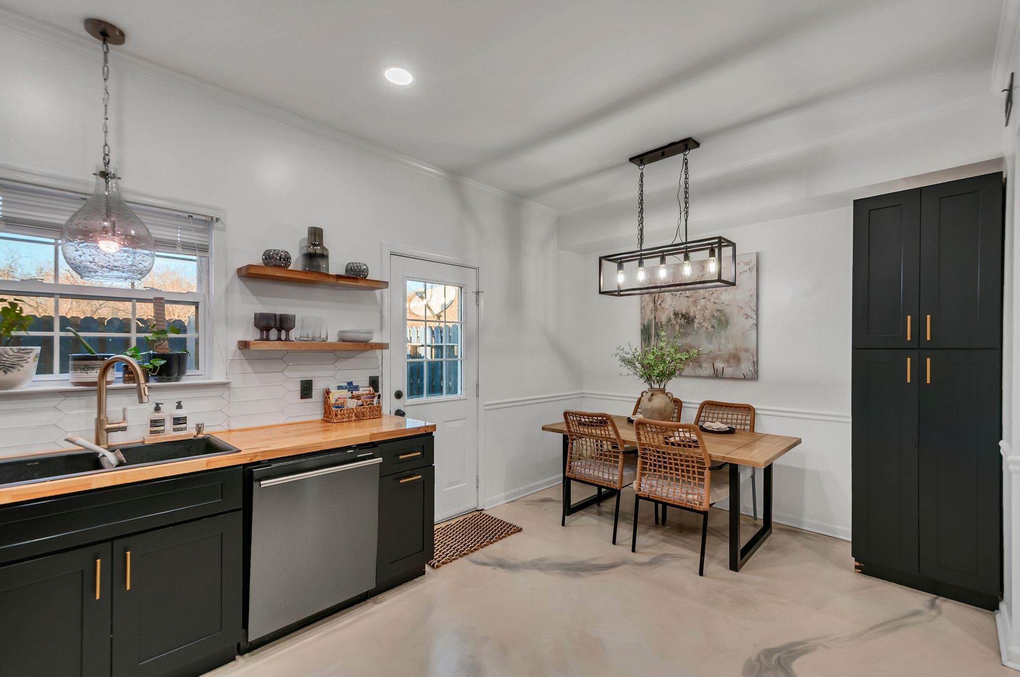 2121 Highway 12 S 190