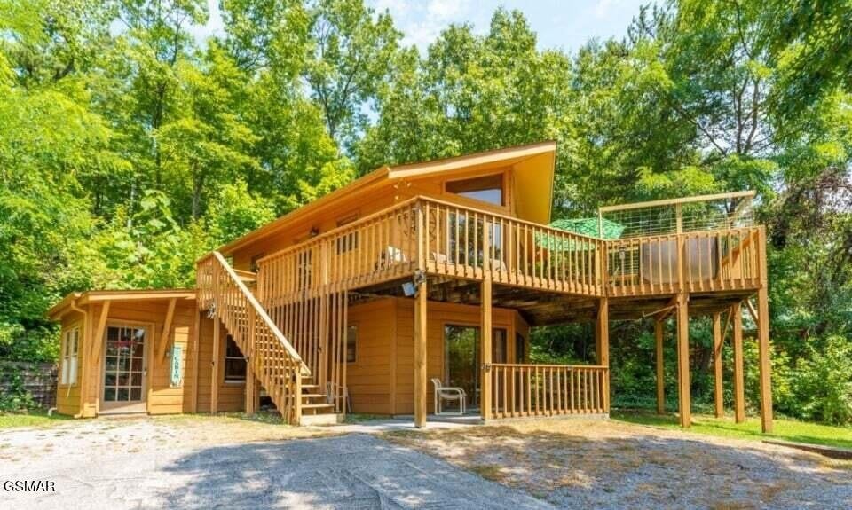 2033 Luzerne Drive