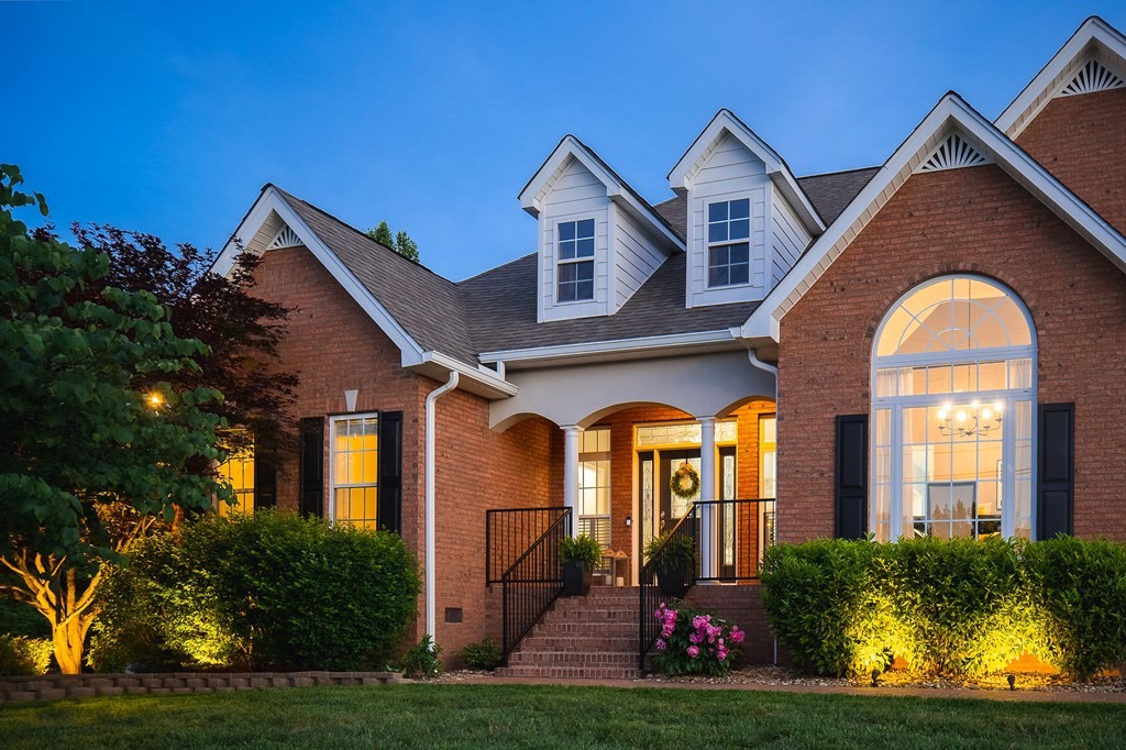 809 Windingbrook Ct