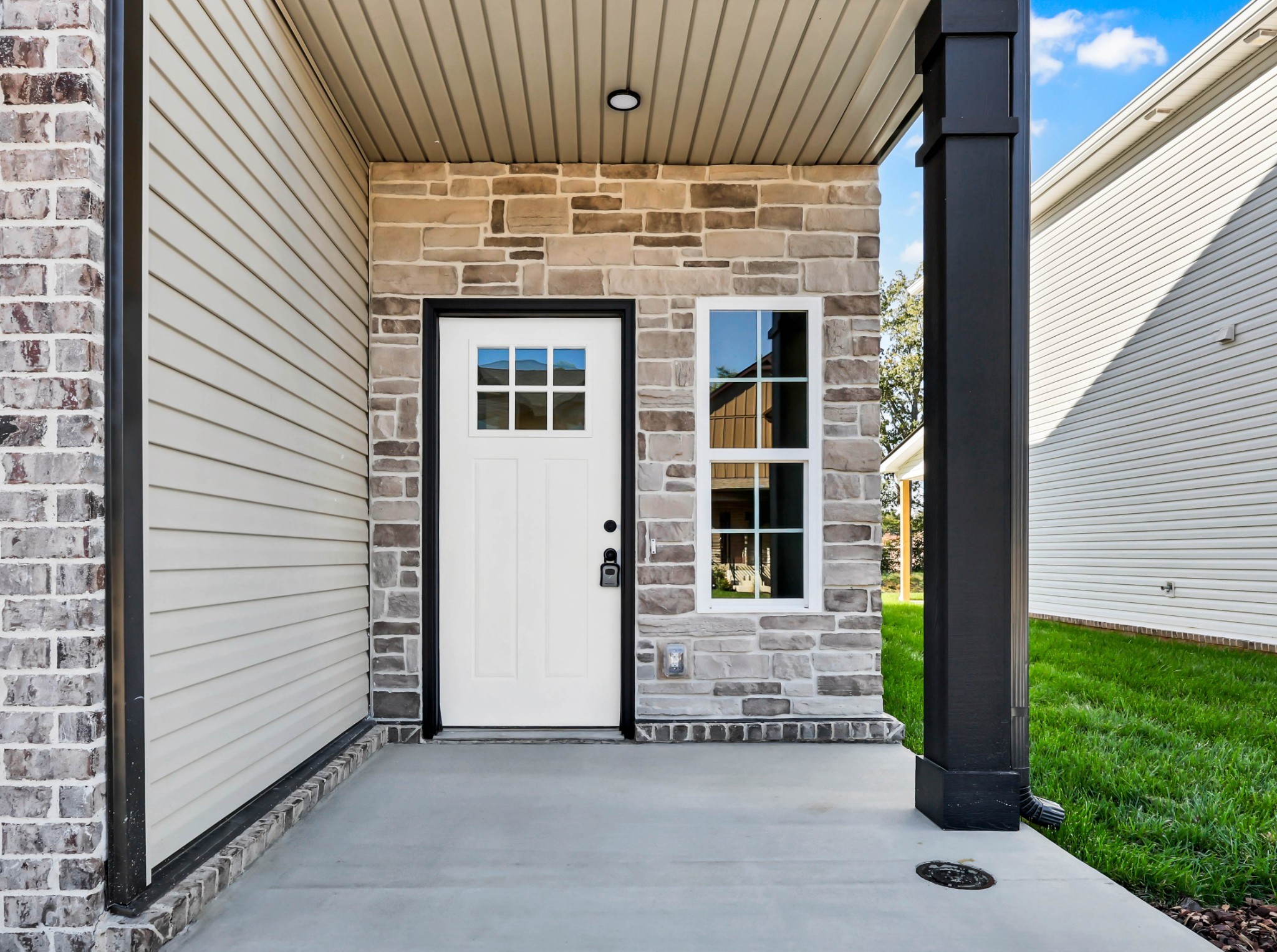 548 Charleston Cove Way