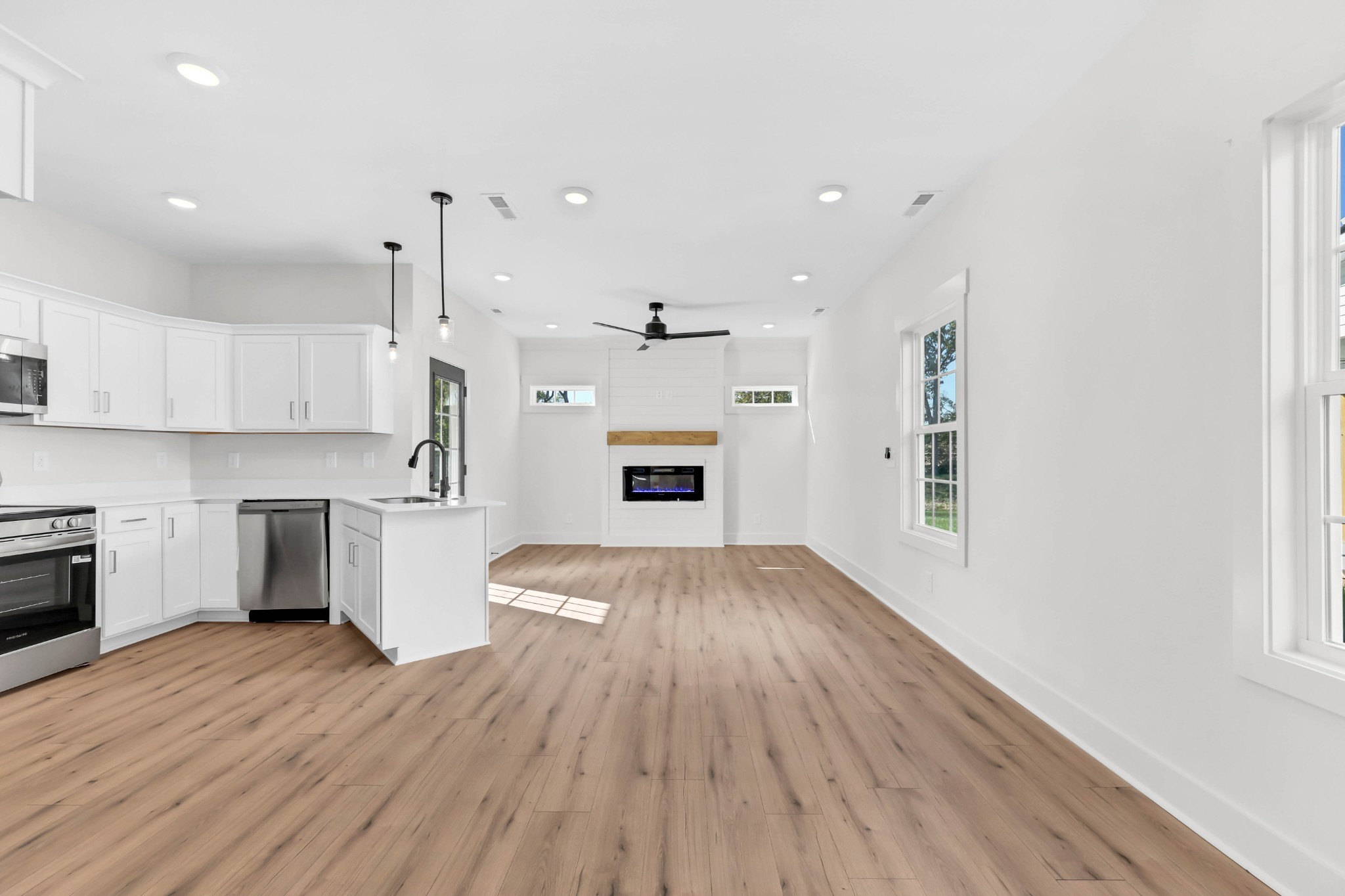 548 Charleston Cove Way