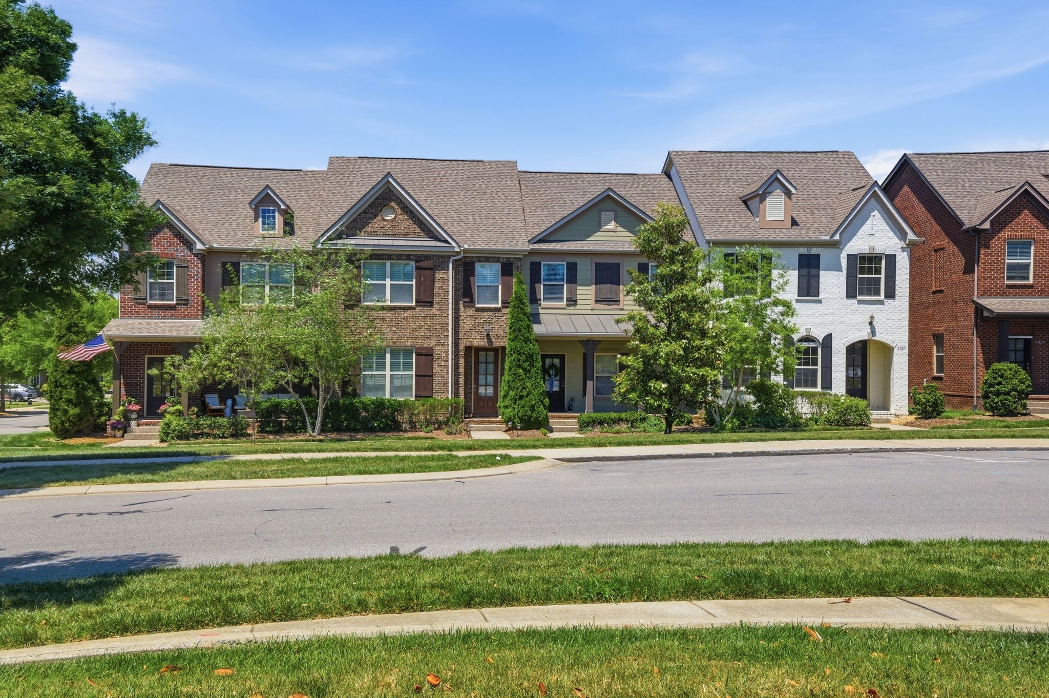 4007 Viola Ln
