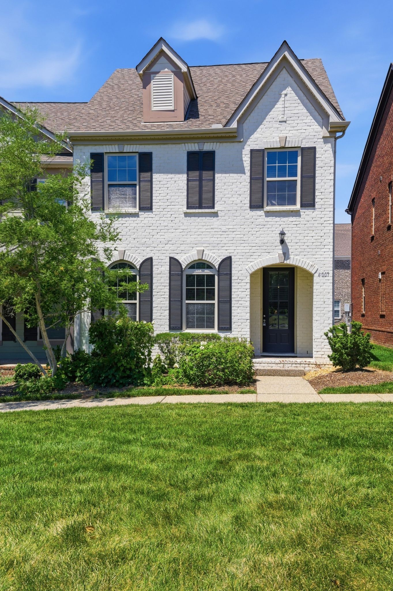 4007 Viola Ln