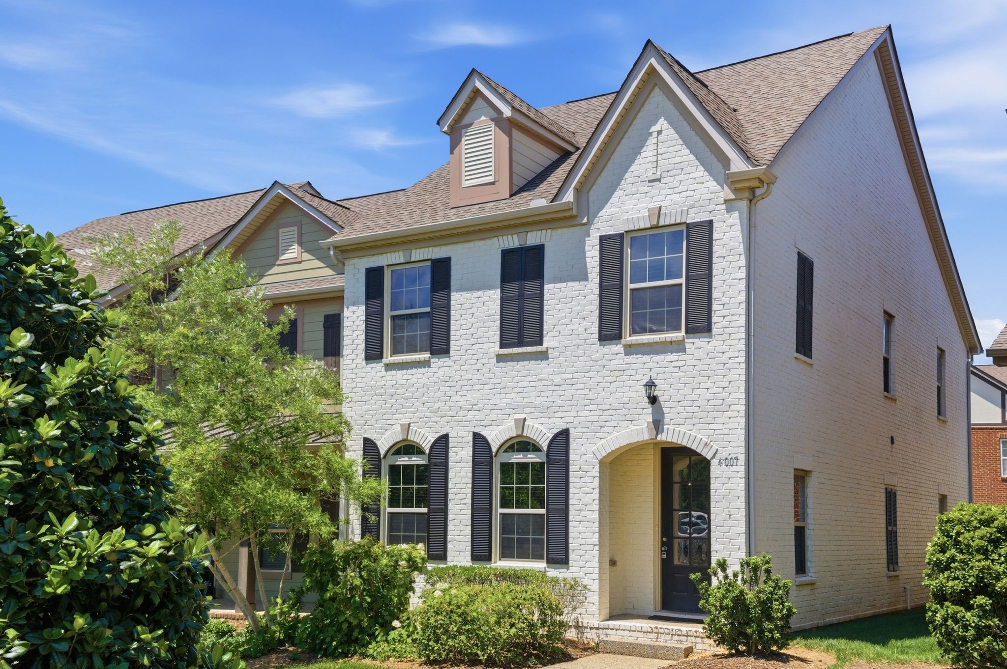 4007 Viola Ln