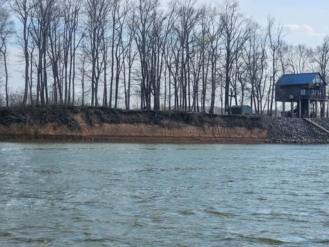 2615 Col James Hardin Dr Clifton TN 38425